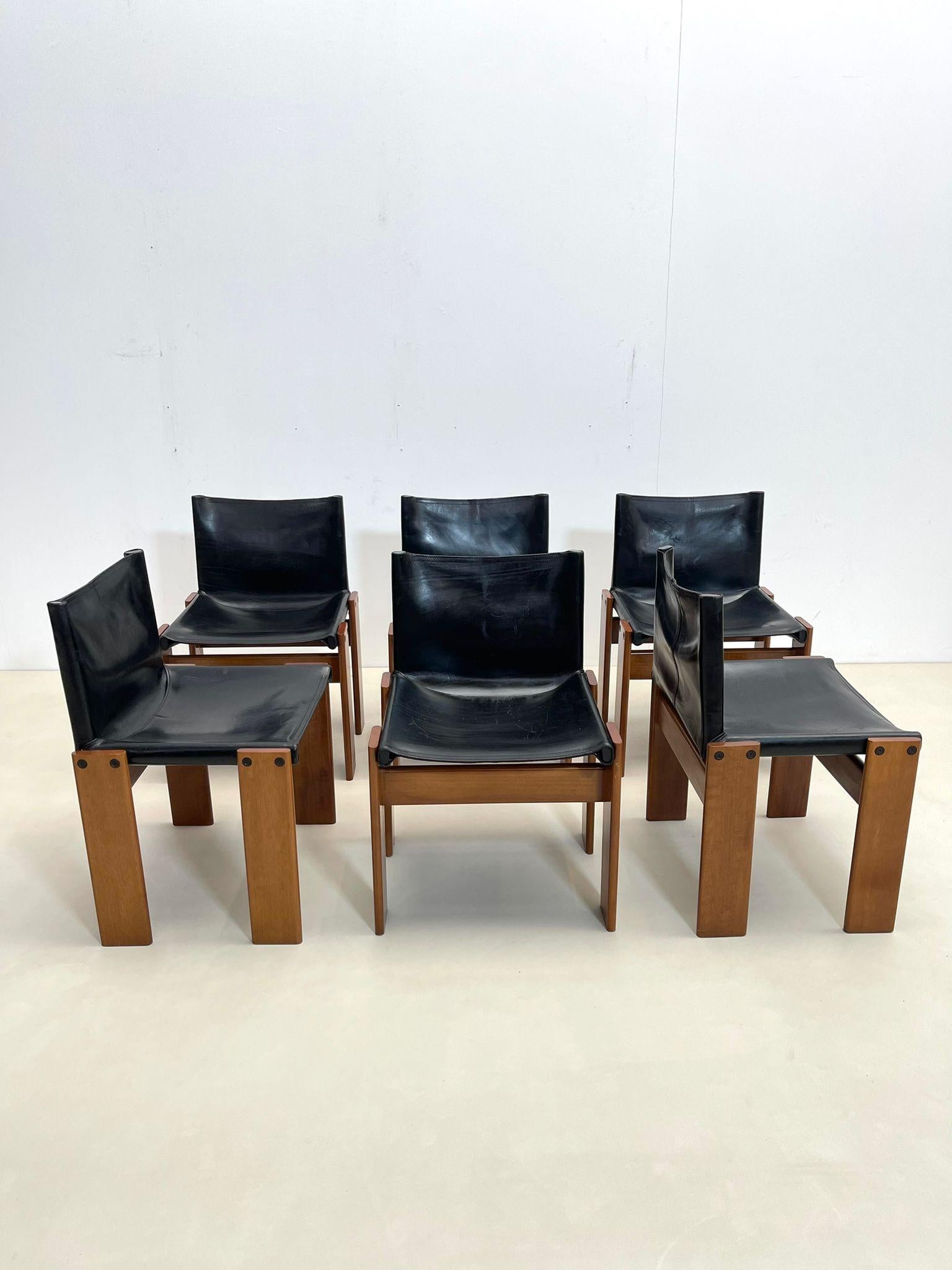 Italian Set of 6 Black Leather Chairs Model 