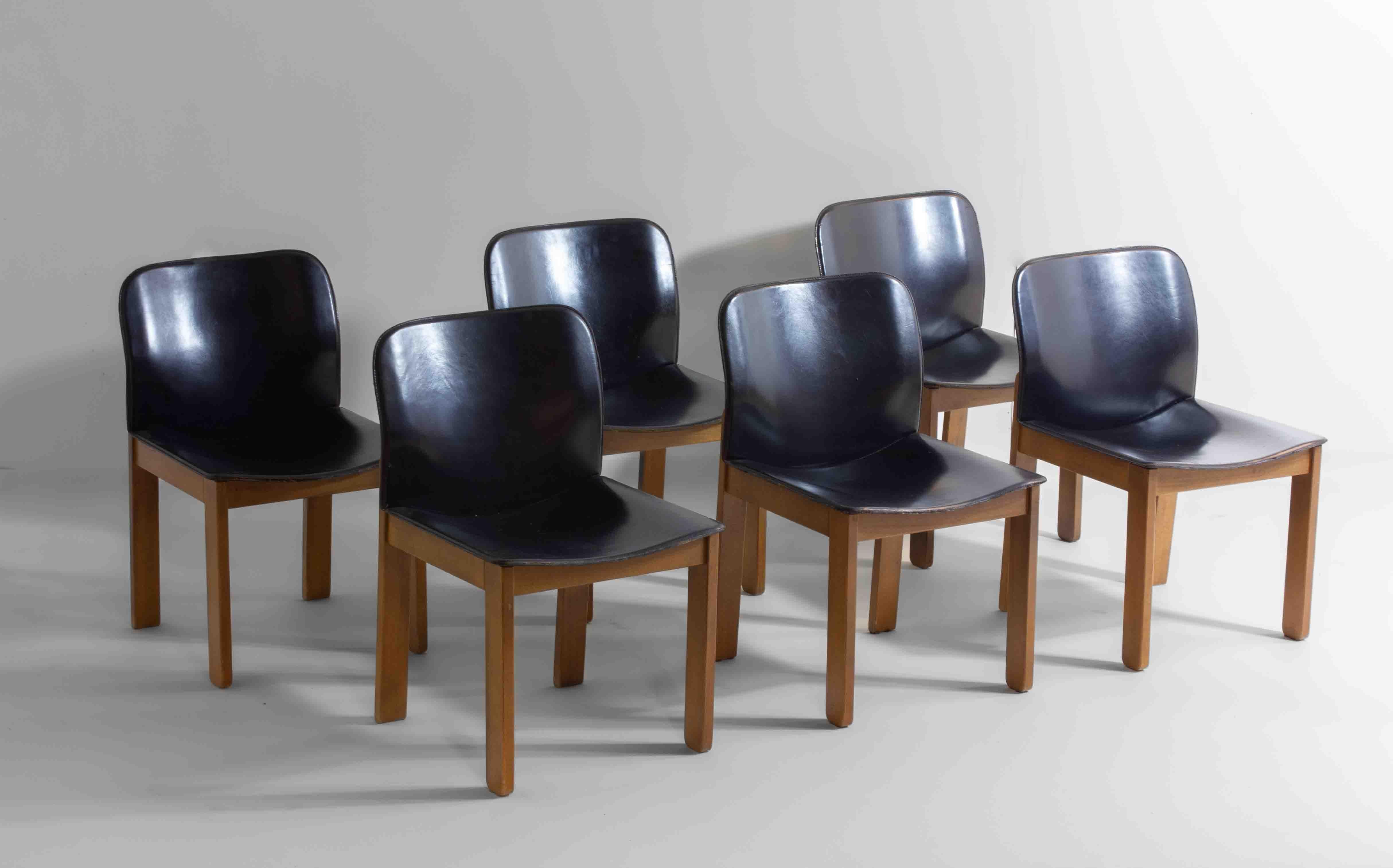 Juego de 6 sillas de comedor de cuero negro de Afra & Tobia Scarpa, años 70 Moderno de mediados de siglo en venta