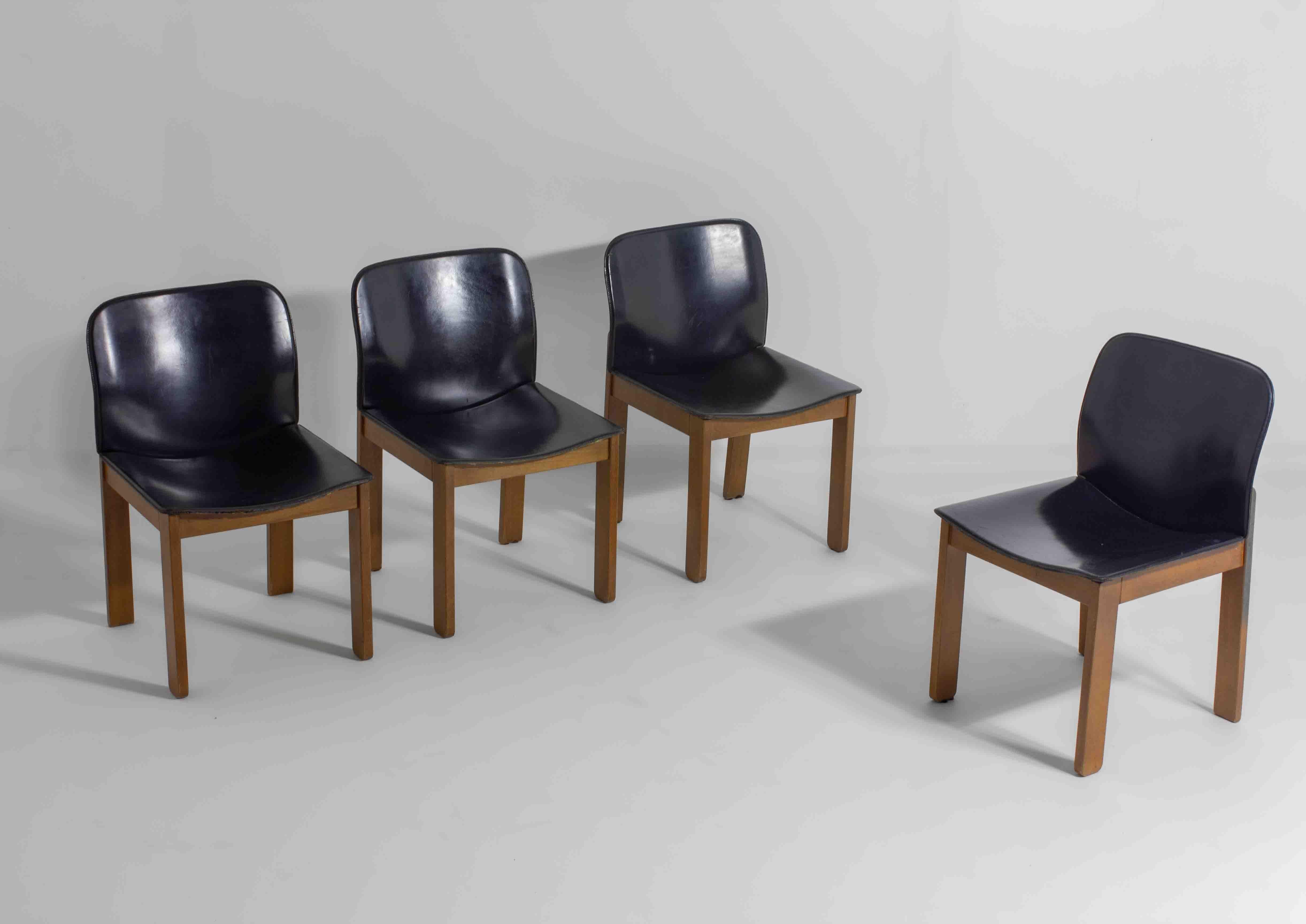 Juego de 6 sillas de comedor de cuero negro de Afra & Tobia Scarpa, años 70 finales del siglo XX en venta