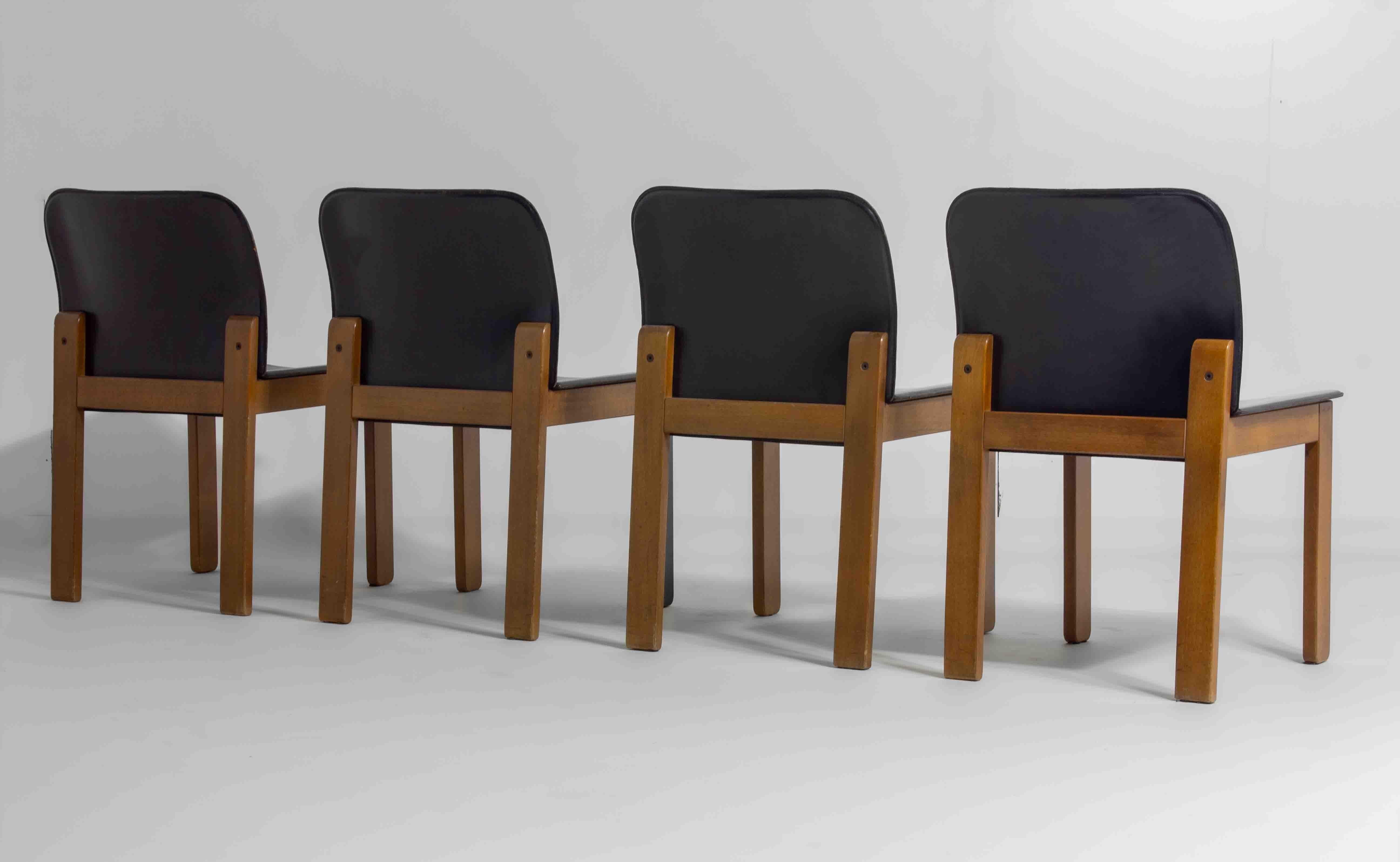 Juego de 6 sillas de comedor de cuero negro de Afra & Tobia Scarpa, años 70 en venta 1