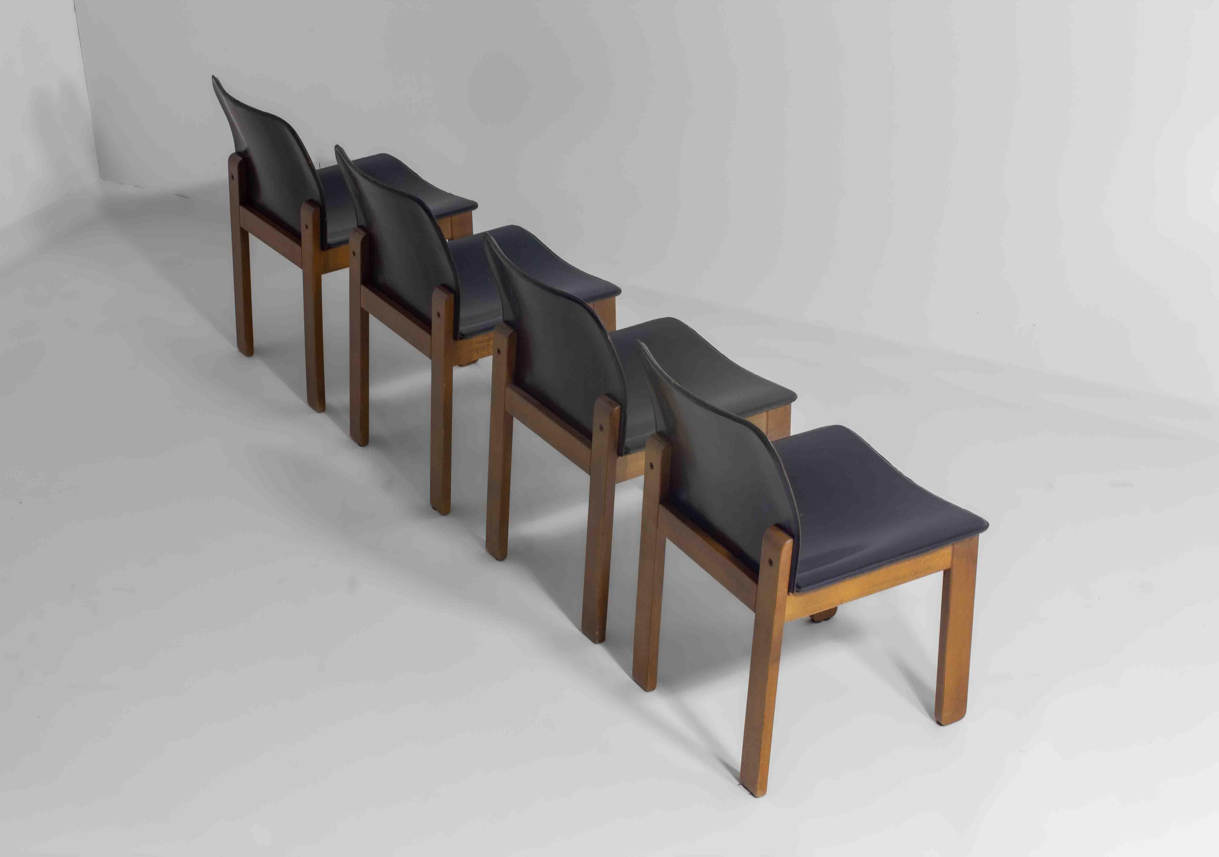 Juego de 6 sillas de comedor de cuero negro de Afra & Tobia Scarpa, años 70 en venta 2