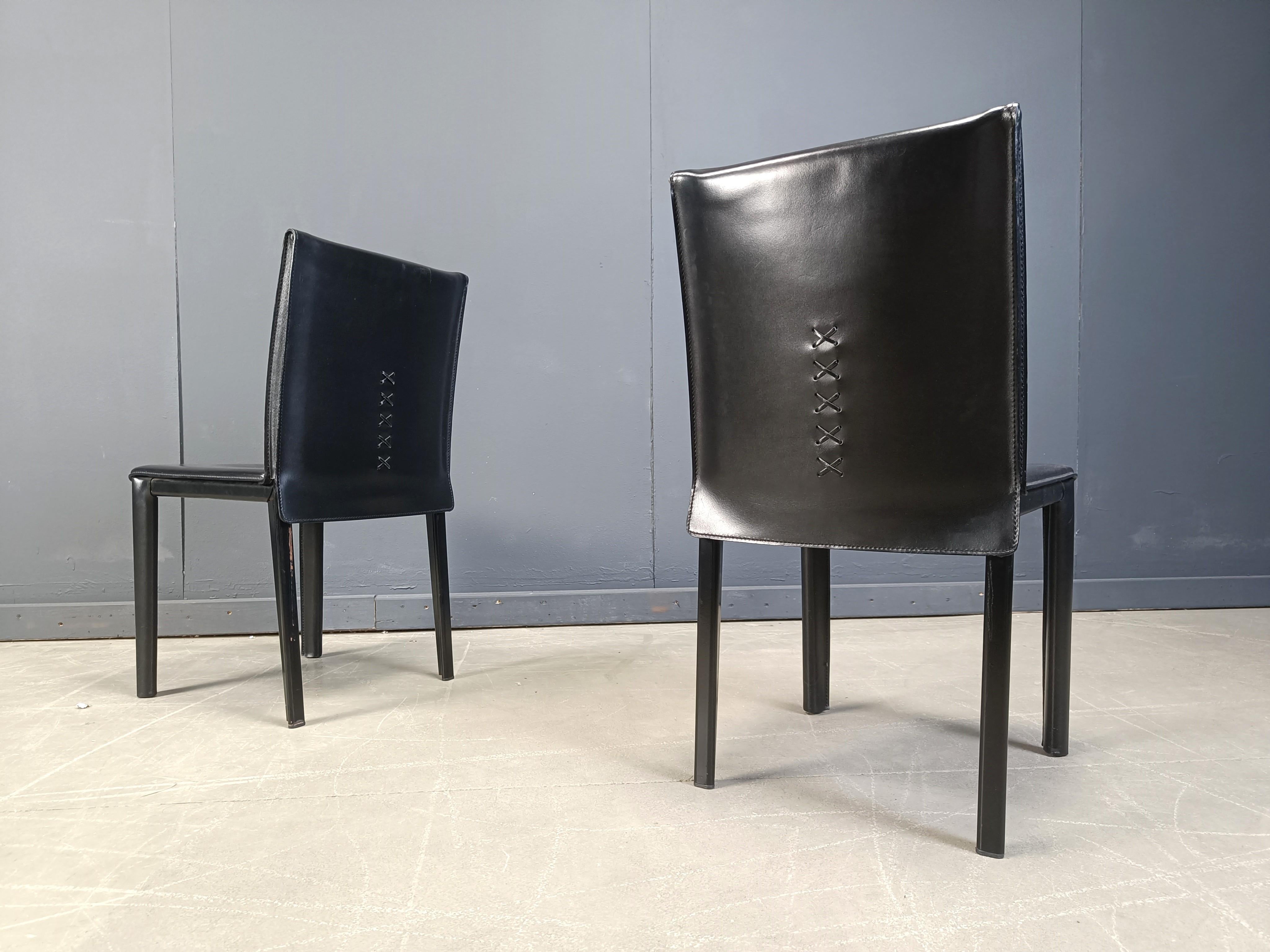 Modern Set of 6 black leather dining chairs by Arper Italy, 1980s For Sale