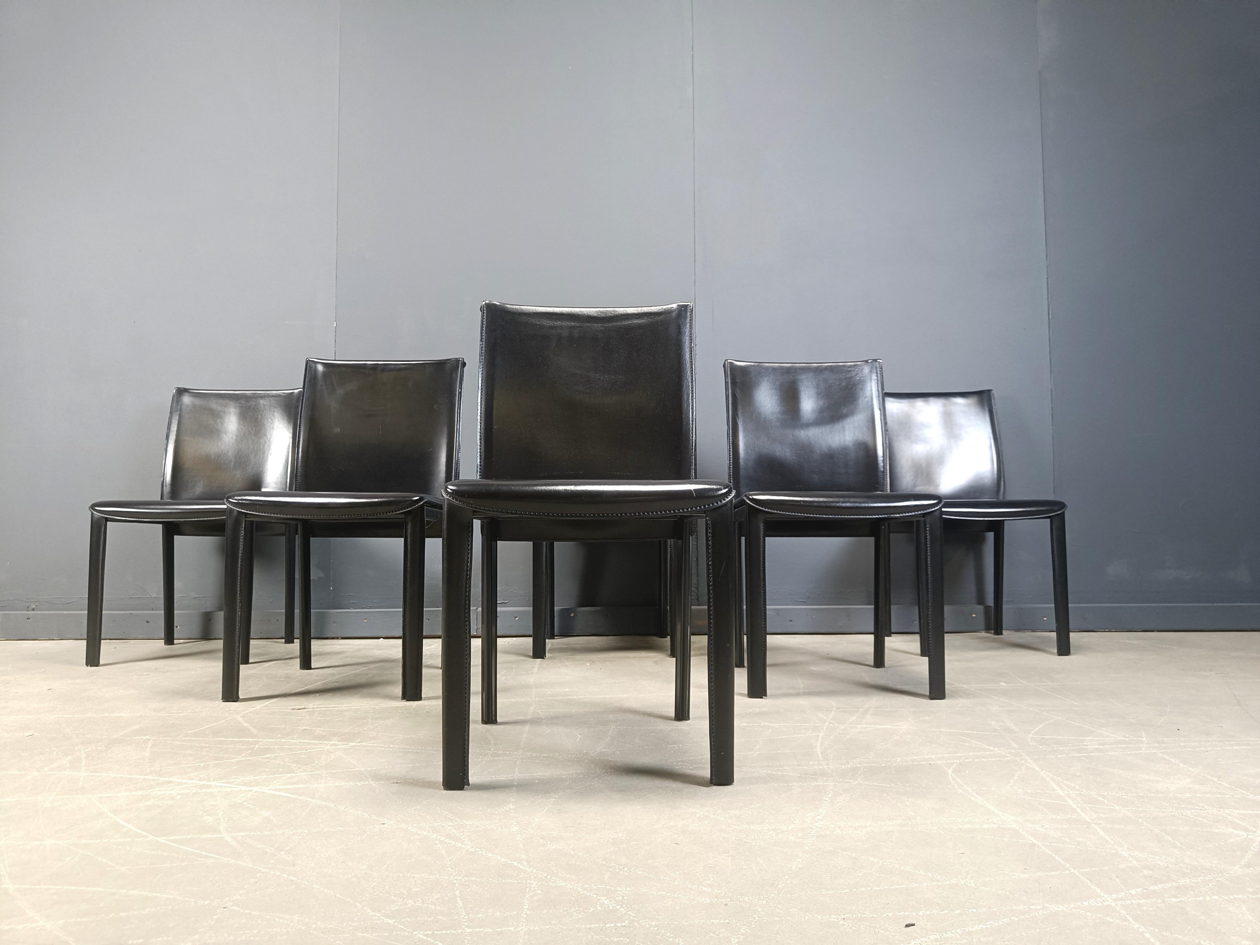 Set of 6 black leather dining chairs by Arper Italy, 1980s For Sale 1