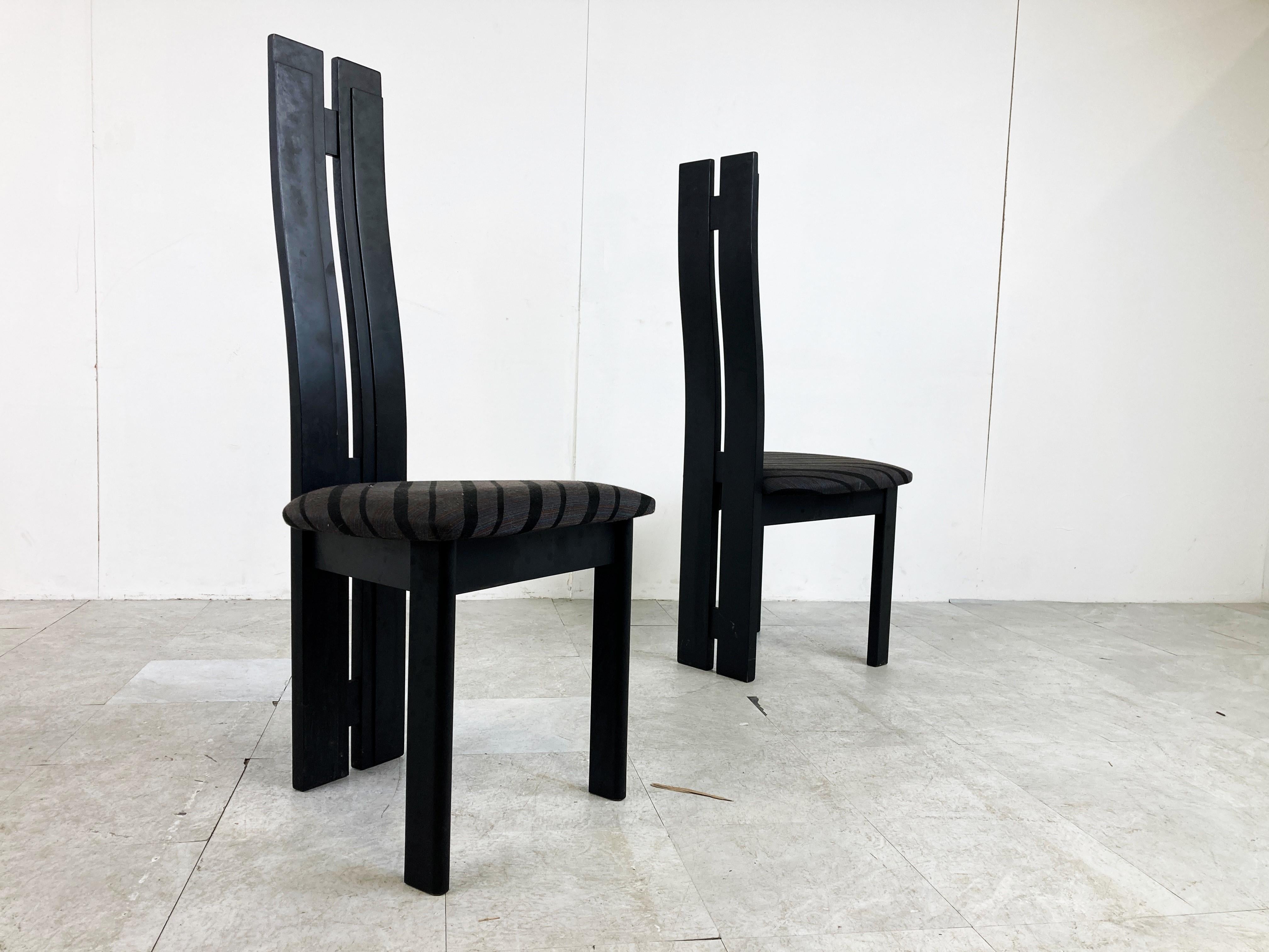 Ensemble de 6 chaises de salle à manger en bois noir à haut dossier - années 1980 en vente 2