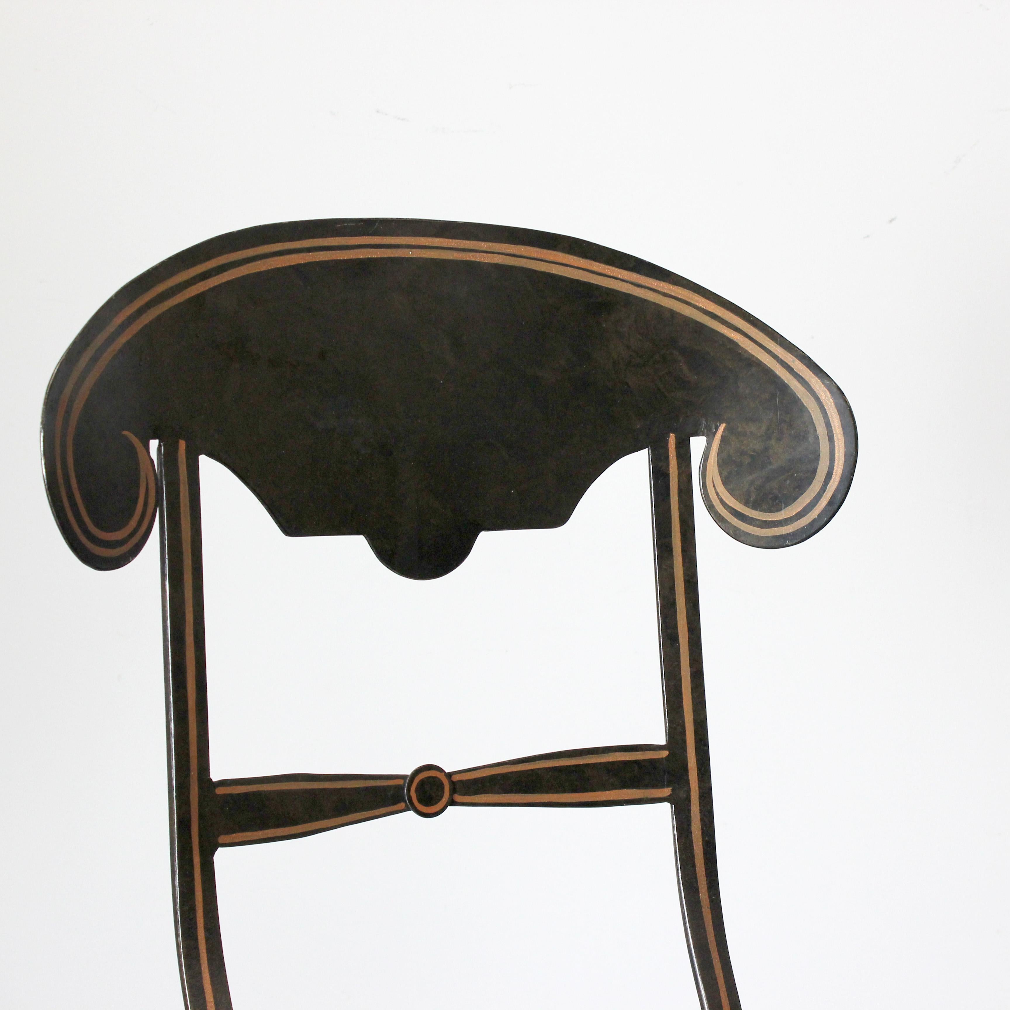 Europeo Set of 6 black wrought iron chairs with antique gold details - c. 1970 in vendita