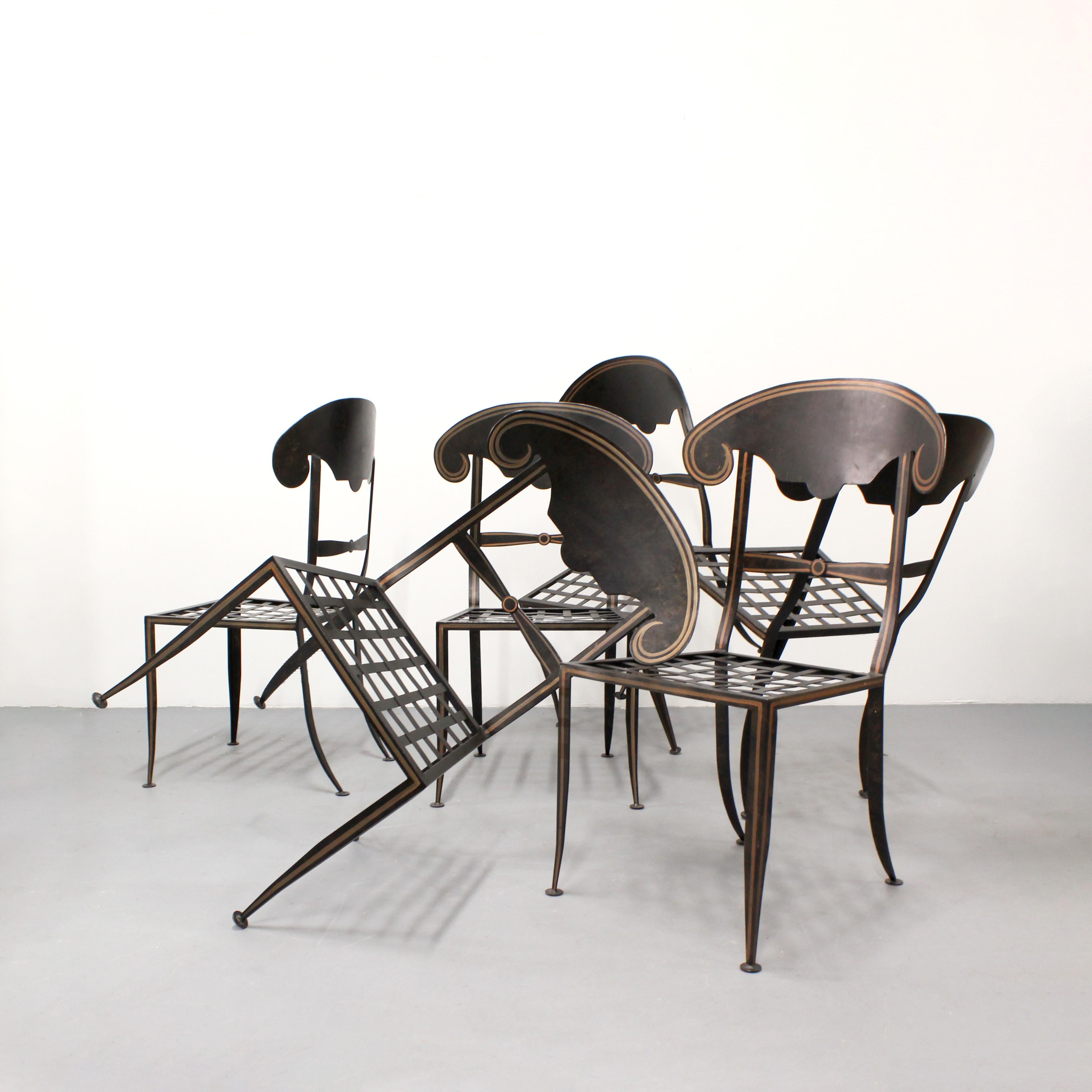 Set of 6 black wrought iron chairs with antique gold details - c. 1970 in vendita 3