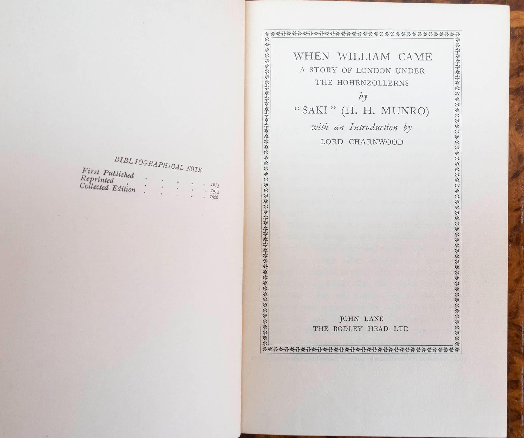 Papier Ensemble de 6 livres reliés en tissu bleu. Les œuvres de H.H Munro « Saraki », vers 1927 en vente