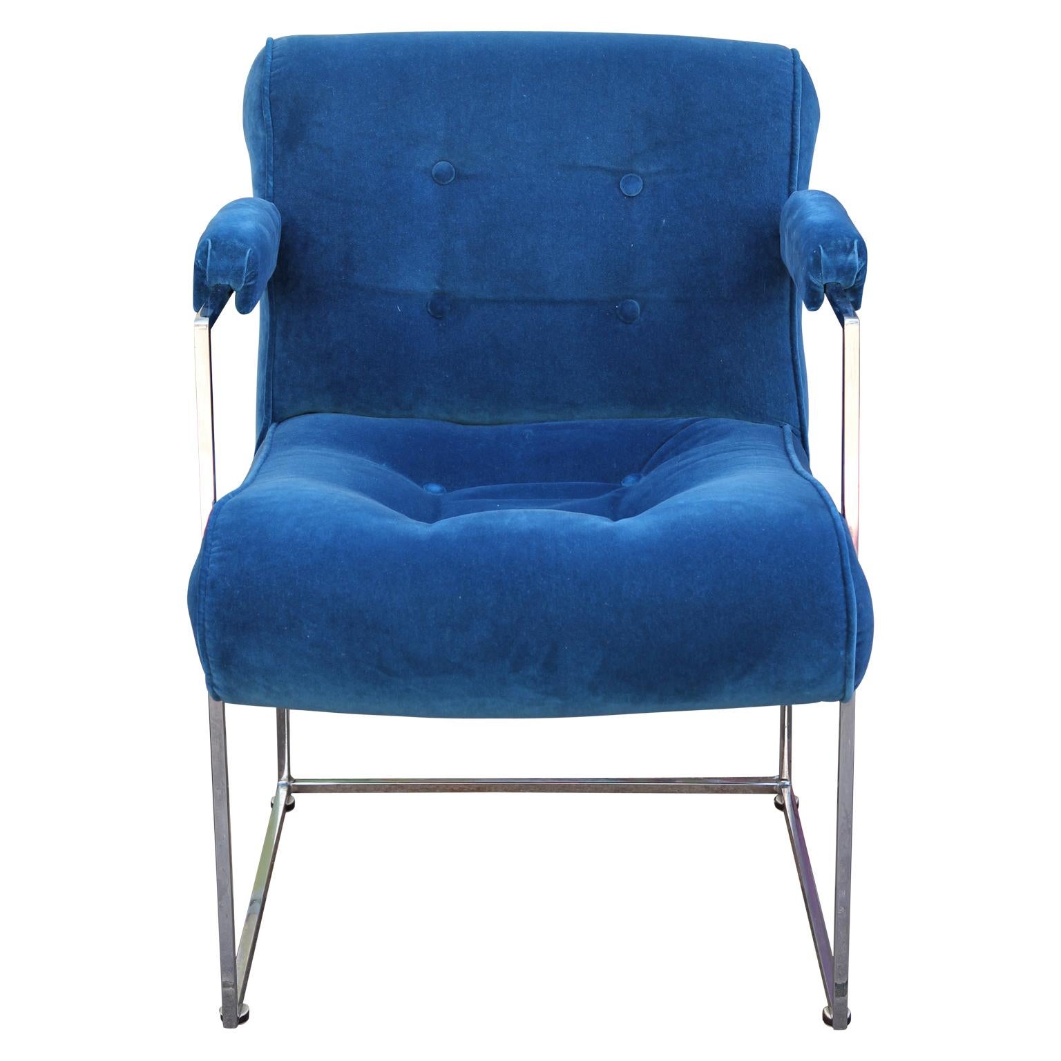 Set of 6 blue velvet and chrome Milo Baughman Thayer Coggin dining chairs
Upholstered around 5 years ago. COM available. For perfection COM recommended.