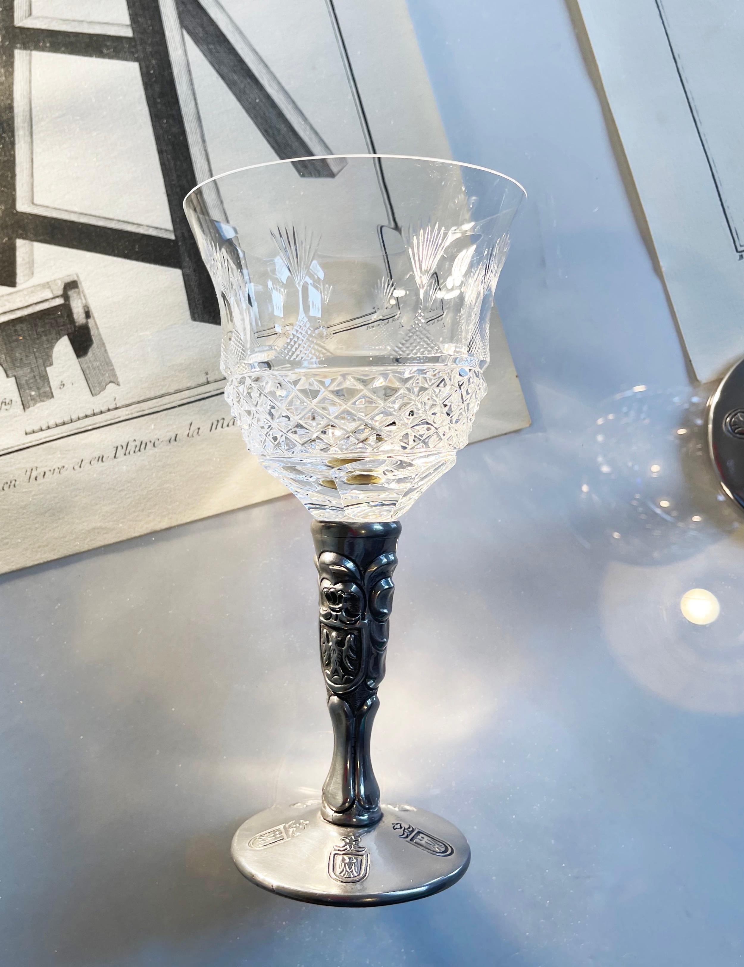 6er-Set Weinkelche aus geschliffenem böhmischem Kristallglas und Stem aus Zinn, Wappen  (Böhmisch) im Angebot