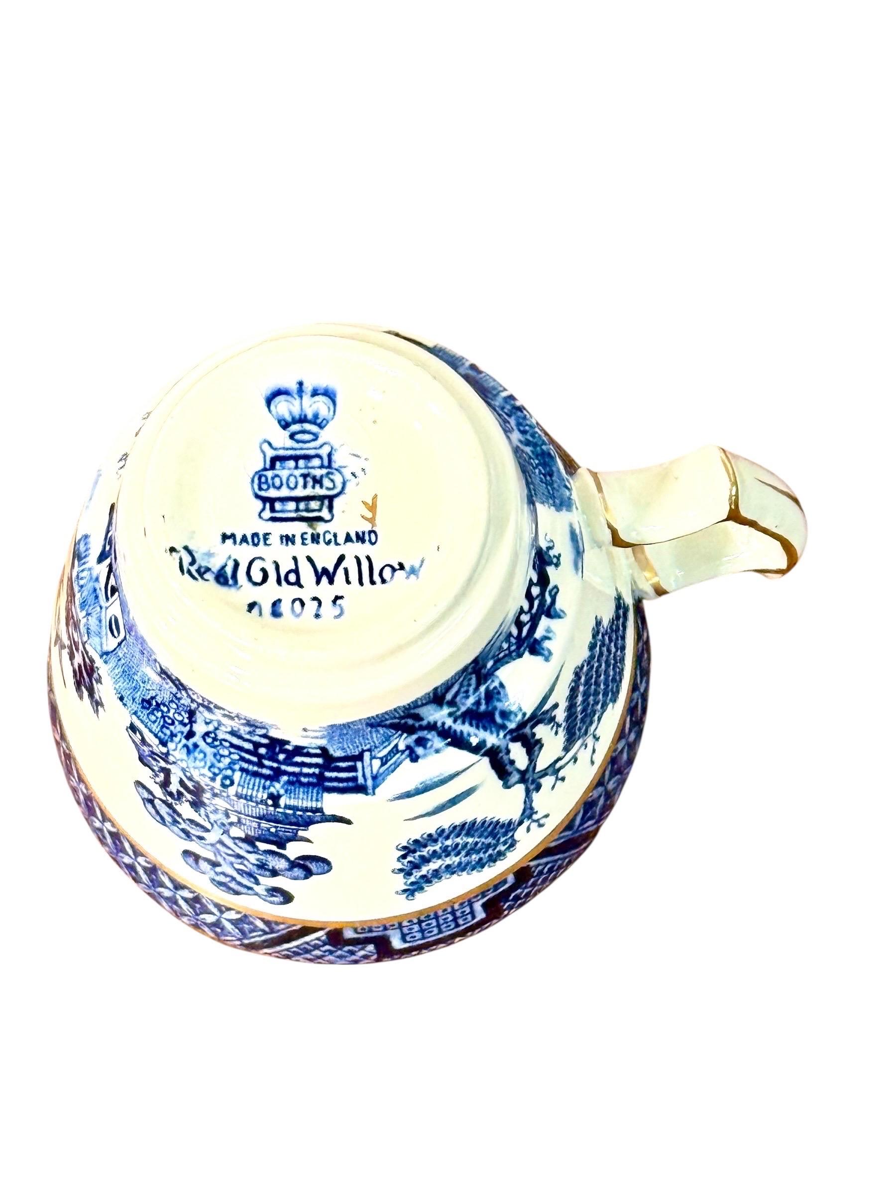 Set of 6 Booths 'Real Old Willow' Pattern Cups & Saucers with Gilt Accents For Sale 5