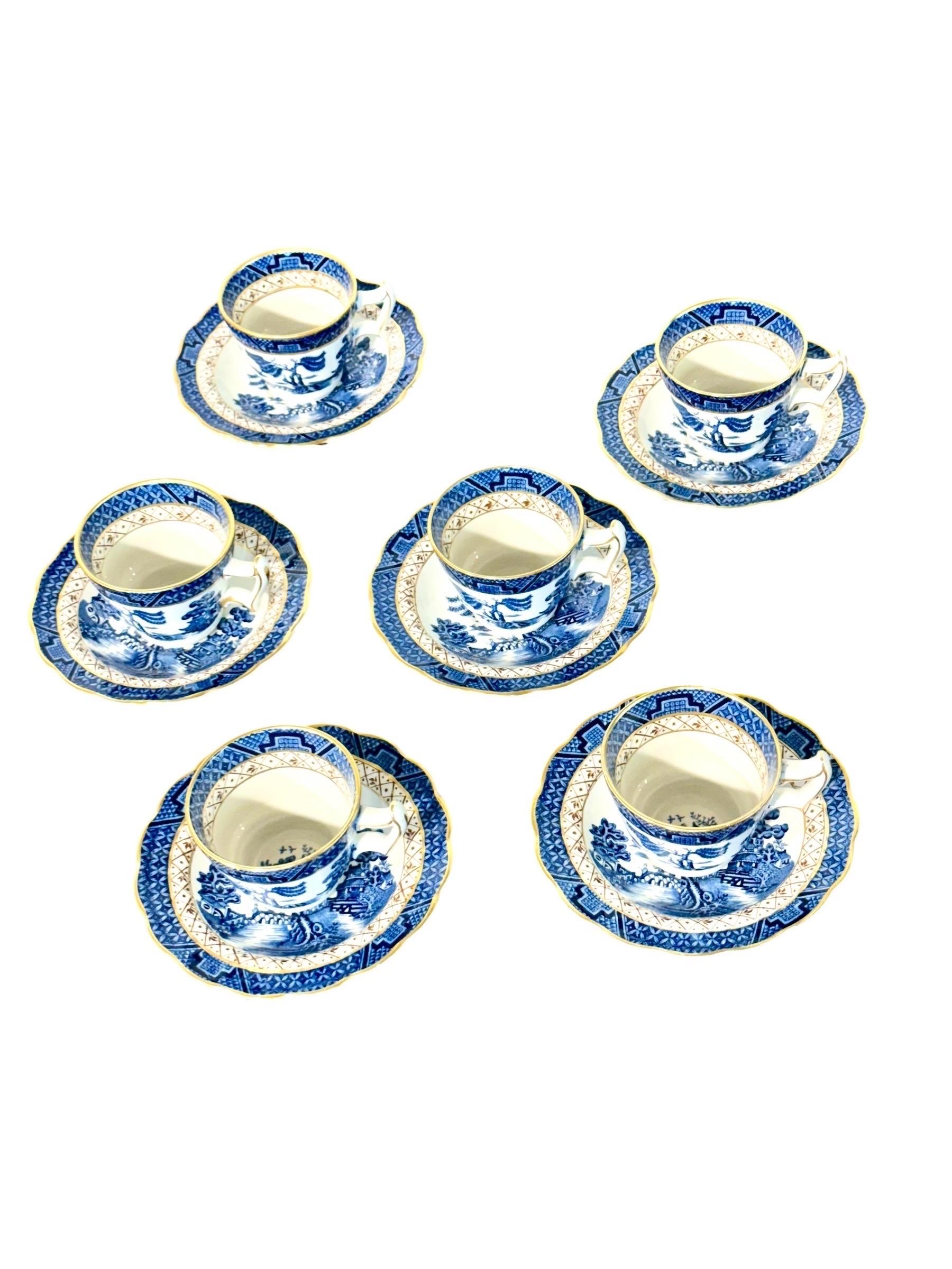 Set of 6 Booths 'Real Old Willow' Pattern Cups & Saucers with Gilt Accents For Sale 8