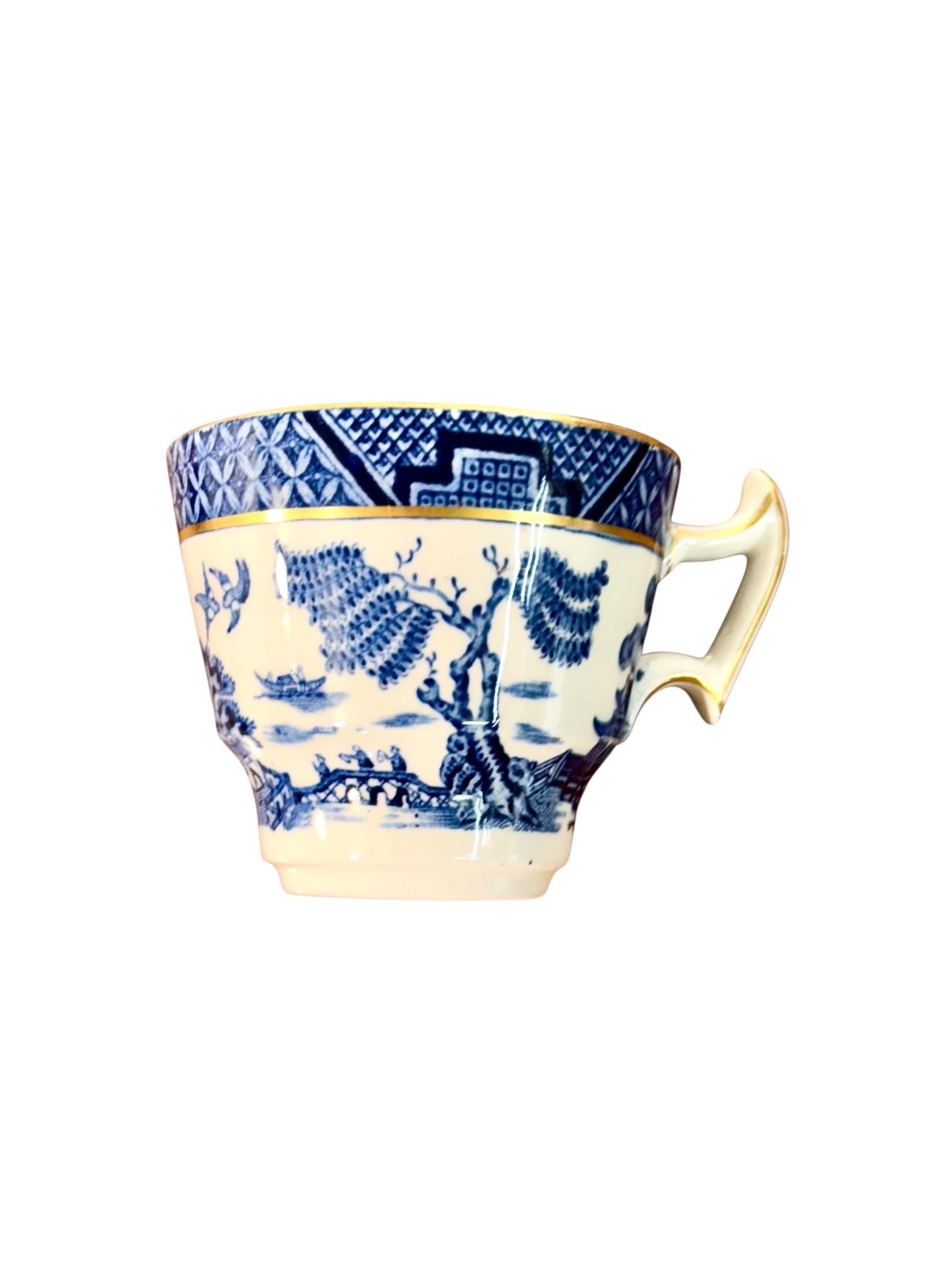Set of 6 Booths 'Real Old Willow' Pattern Cups & Saucers with Gilt Accents For Sale 1