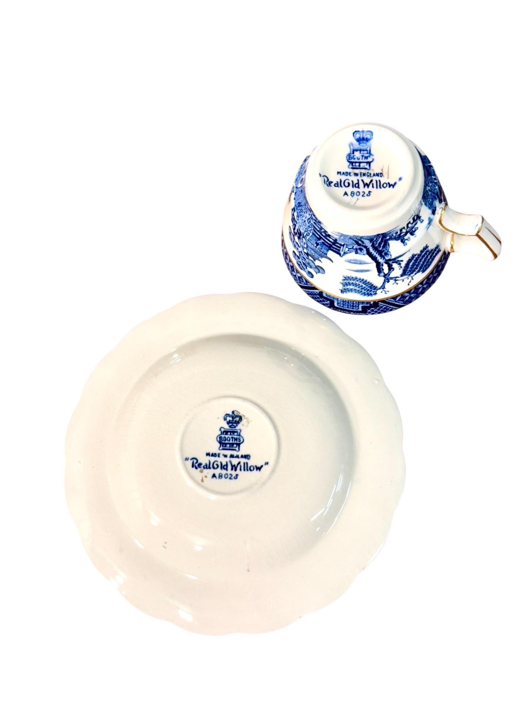 Set of 6 Booths 'Real Old Willow' Pattern Cups & Saucers with Gilt Accents For Sale 3