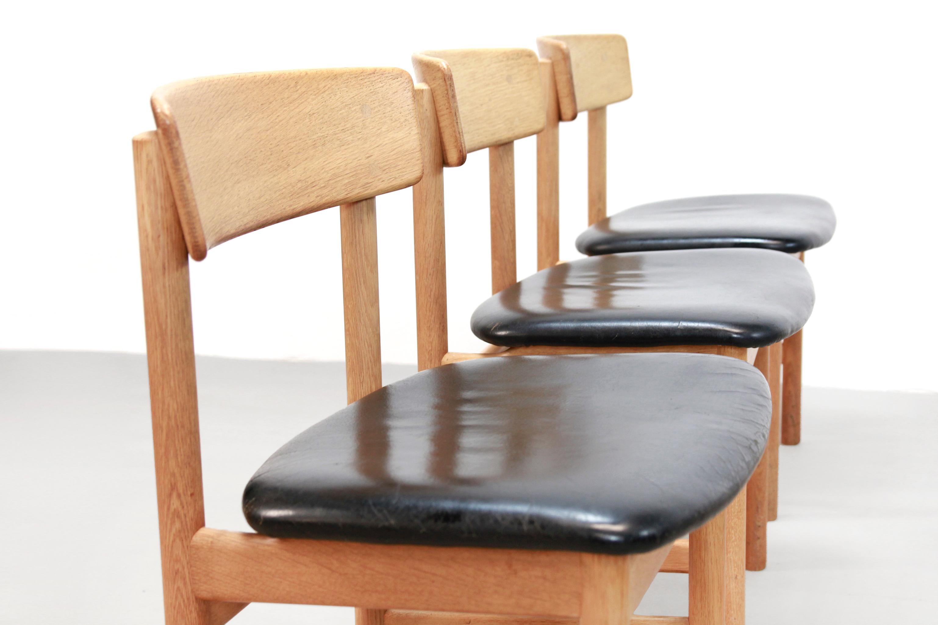 Shaker Set of 6 Borge Mogensen Model 3236 Black Leather Dining Chairs