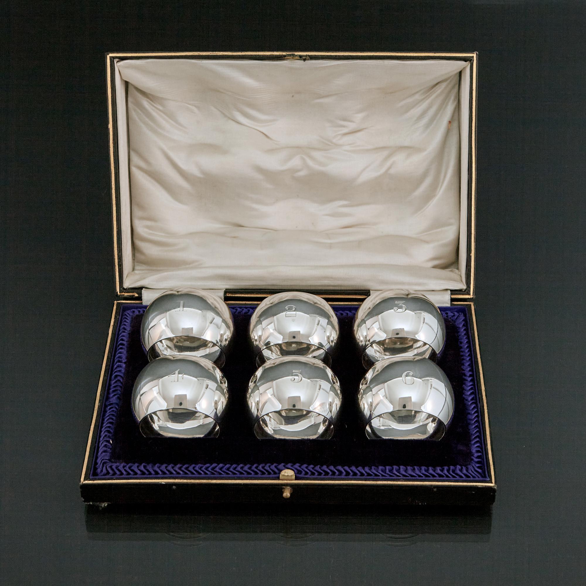 English Set of 6 Boxed Bellied Antique Silver Napkin Rings, 1915