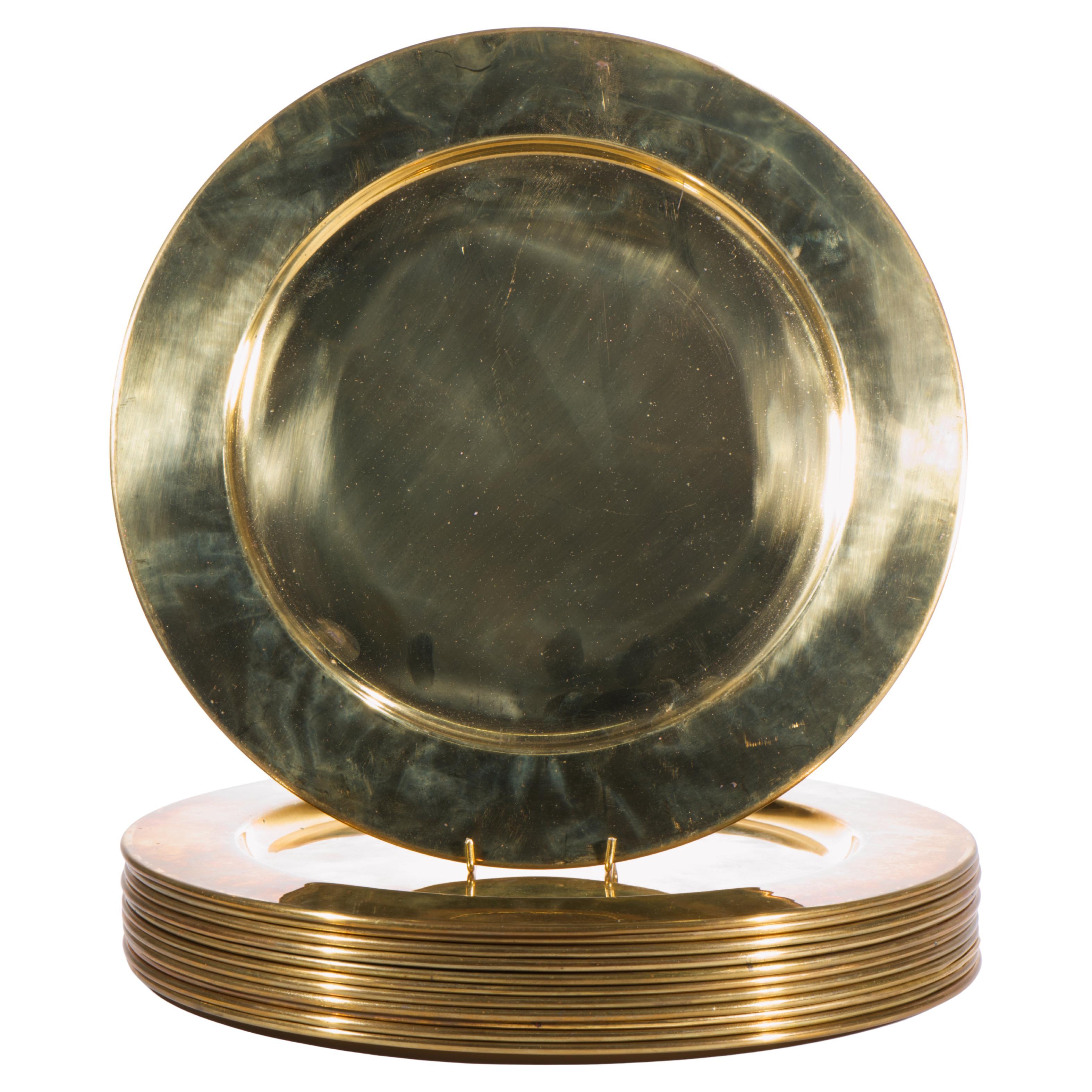 Ensemble de 6 assiettes de présentation en laiton, The Modern Scandinavian 1960s-1970s en vente