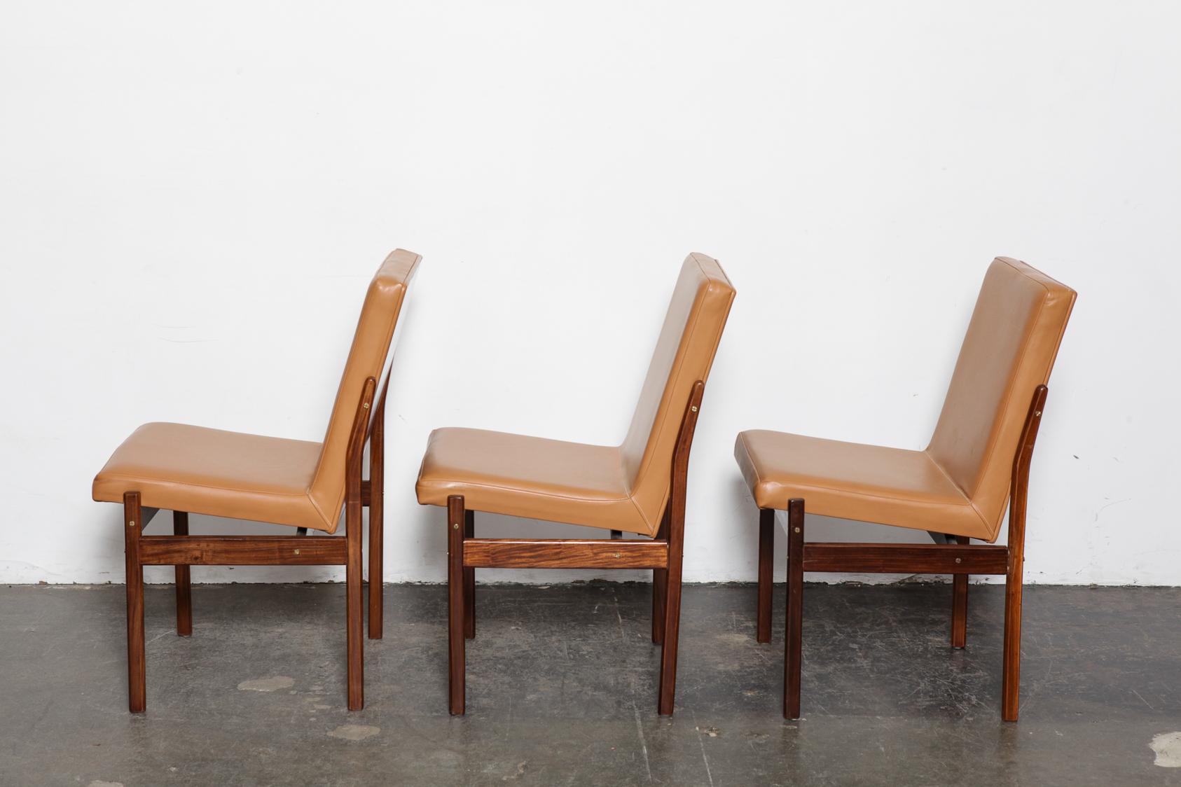 Set of 6 Jorge Zalszupin Brazilian Rosewood Bent Back Dining Chairs in Leather In Good Condition For Sale In North Hollywood, CA