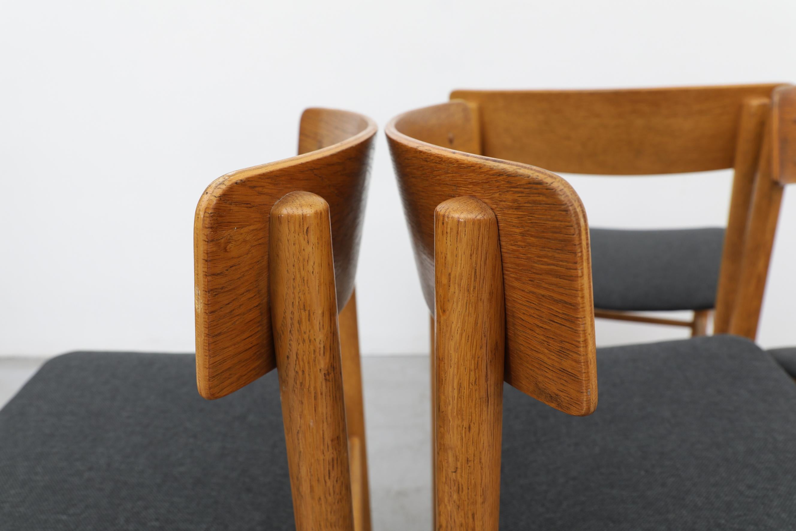 Mid-20th Century Set of 6 Børge Mogensen Oak Chairs Model 3236 with Gray Upholstered Seats For Sale