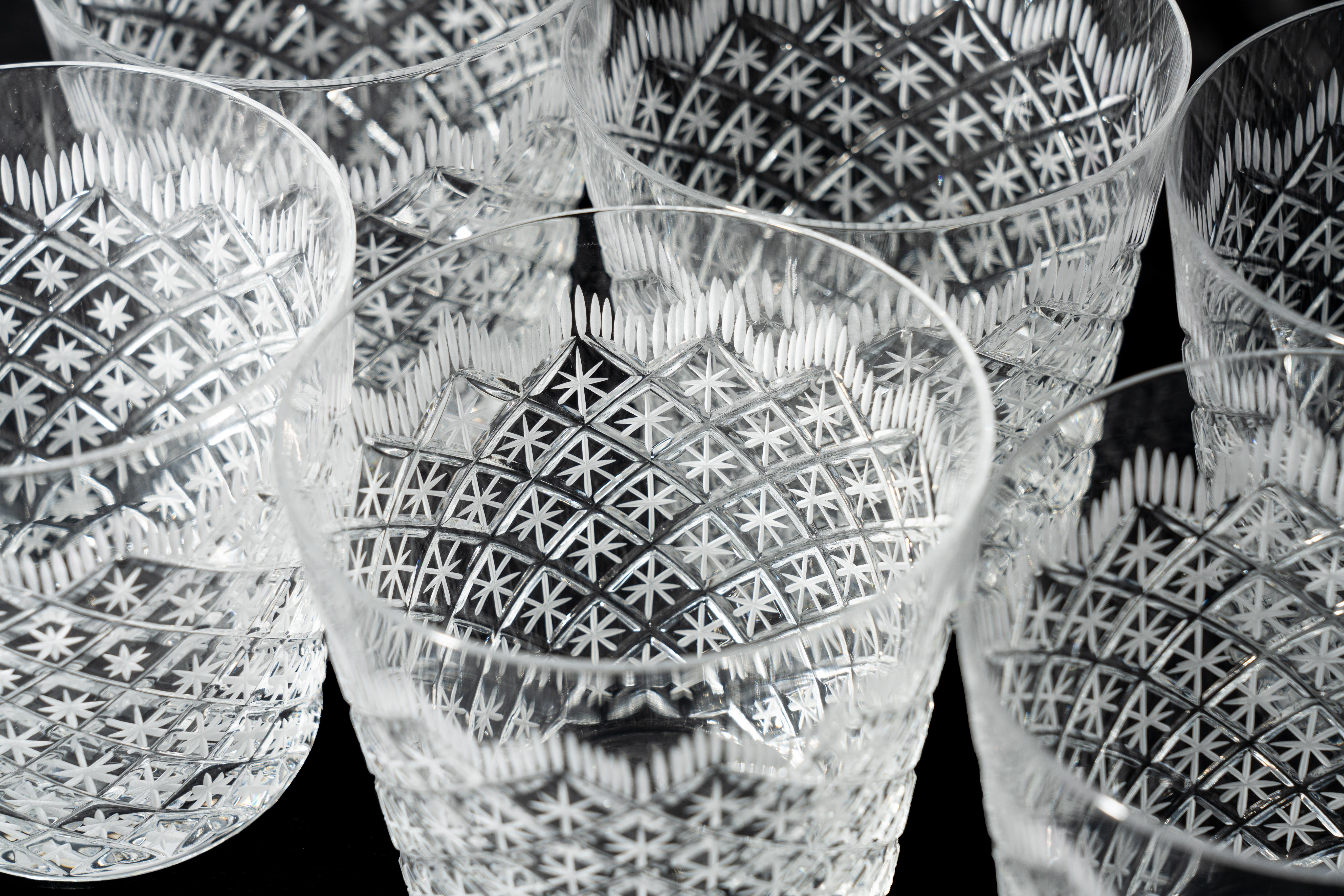 Set of 6 BRIANO cognac engraved crystal glasses, by Giberto Venezia For Sale 2