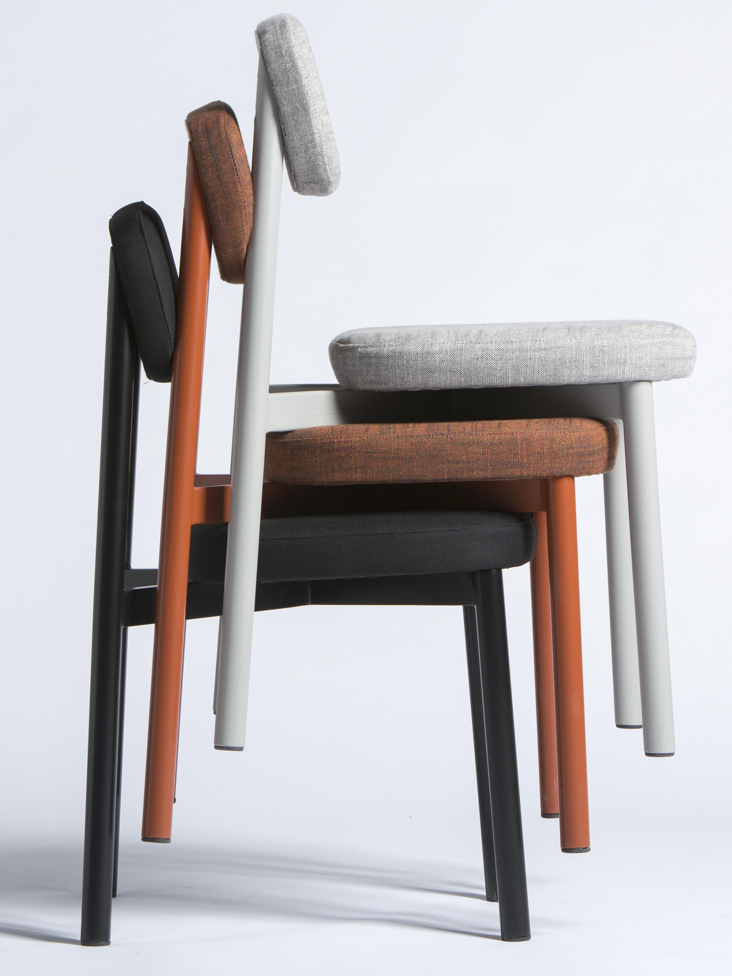 Postmoderno Set di 6 sedie Residence rosso mattone di Kann Design in vendita