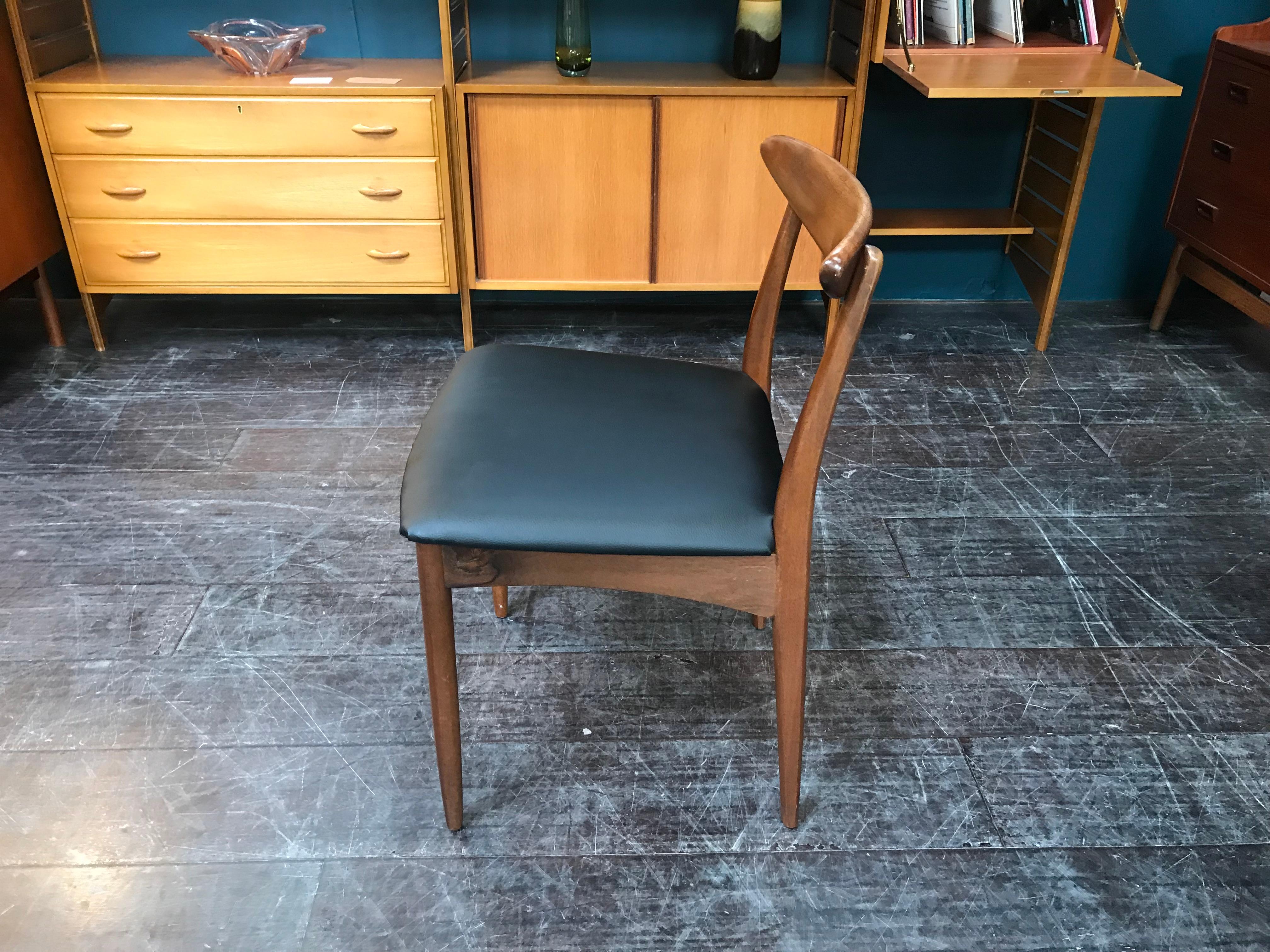 Set of 6 British Midcentury Teak Dining Chairs by Greaves and Thomas For Sale 2