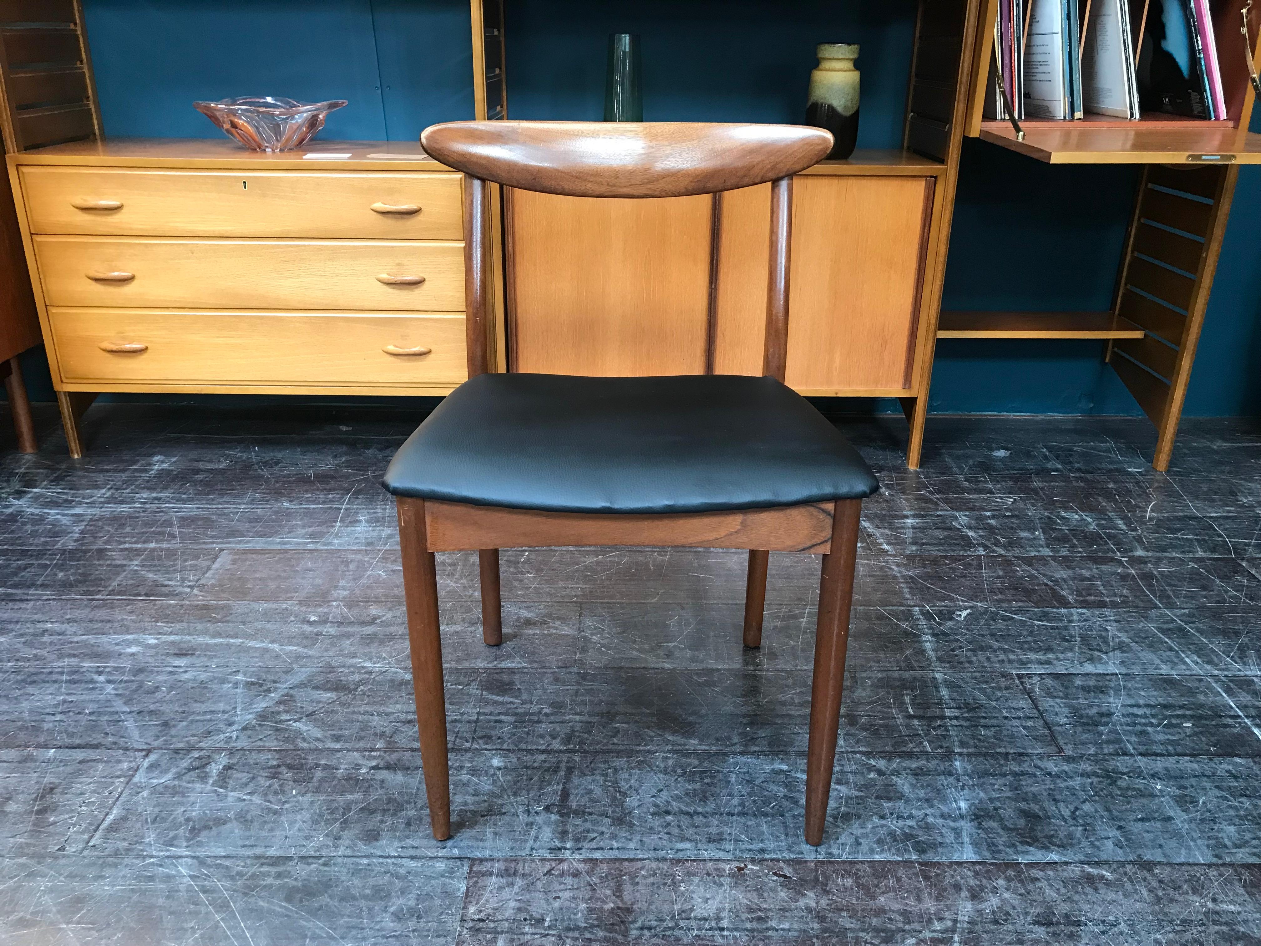 Set of 6 British Midcentury Teak Dining Chairs by Greaves and Thomas For Sale 3