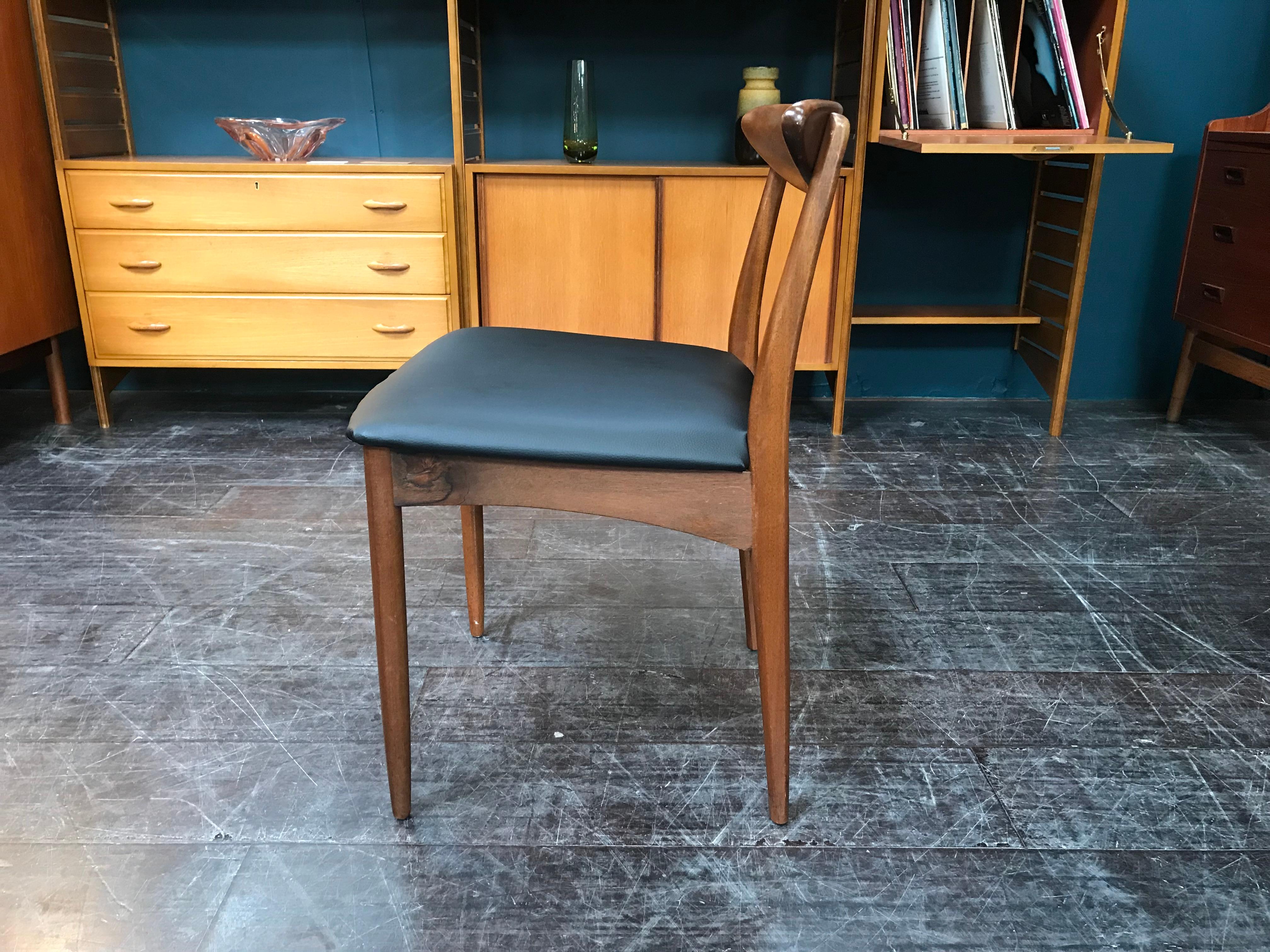 Set of 6 British Midcentury Teak Dining Chairs by Greaves and Thomas For Sale 1