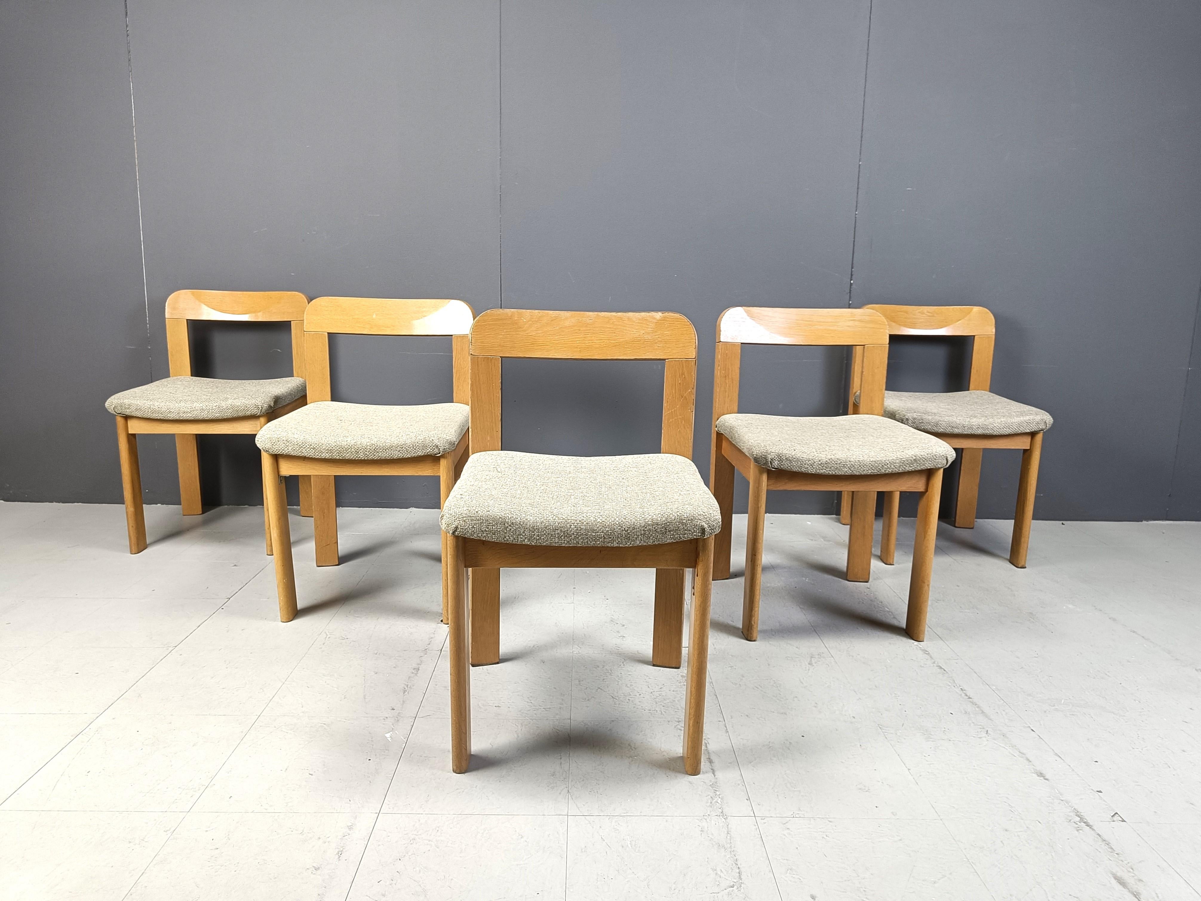 Set di 5 sedie da pranzo brutaliste, anni '70 In condizioni buone in vendita a Leuven, Vlaams Gewest