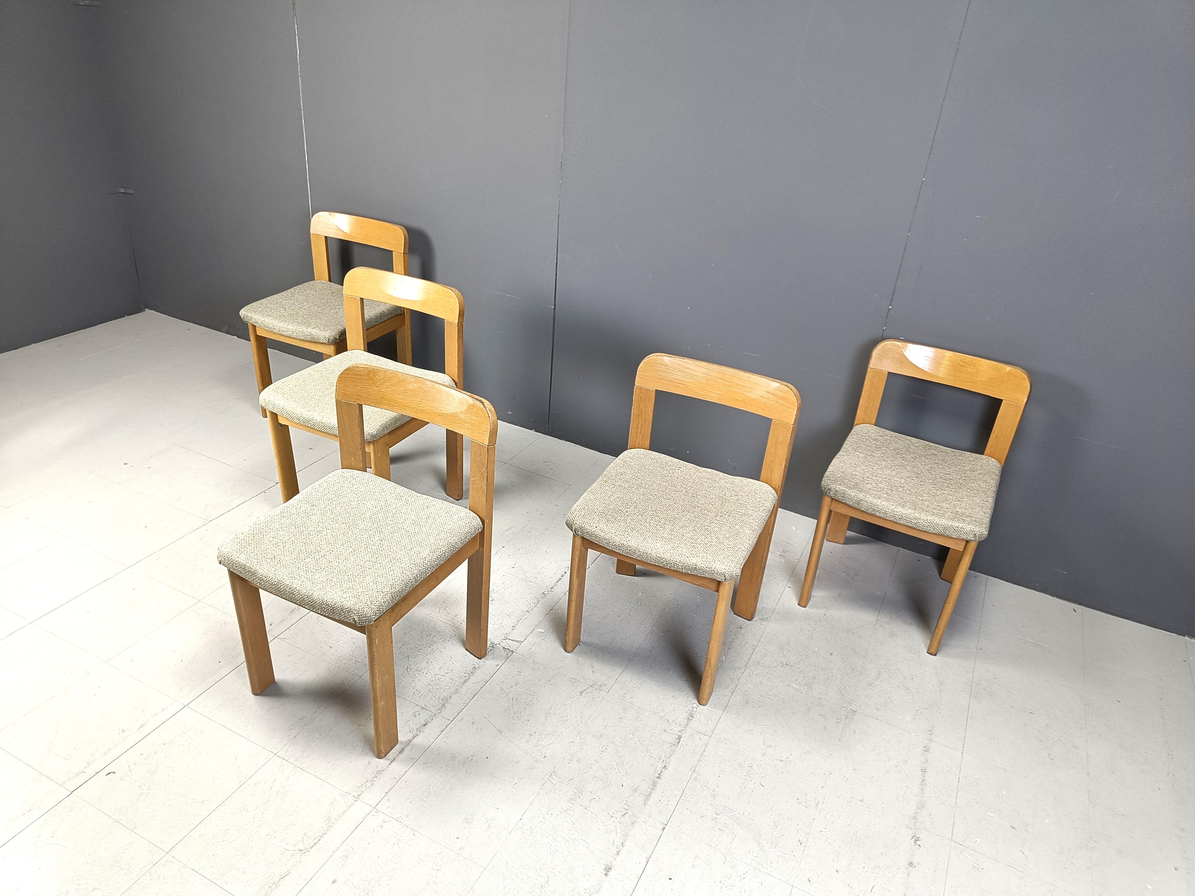 Set di 5 sedie da pranzo brutaliste, anni '70 in vendita 1