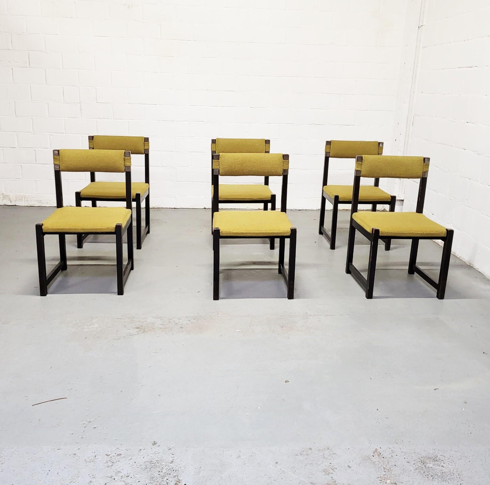 Late 20th Century Set of 6 brutalist dining chairs by Emiel Veranneman for Decoene, 1970s