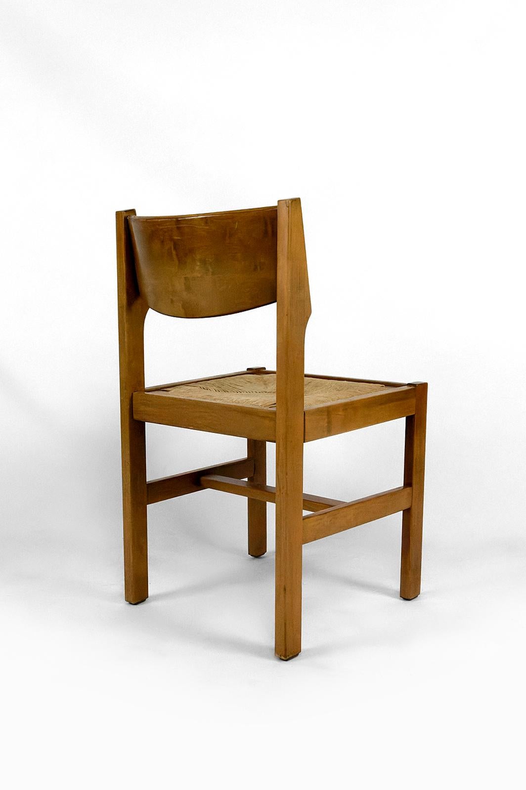 Ensemble de 6 chaises brutalistes en orme avec assise en paillis, Maison Regain, Circa 1960 en vente 4