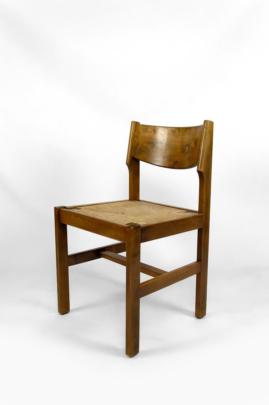 Ensemble de 6 chaises brutalistes en orme avec assise en paillis, Maison Regain, Circa 1960 en vente 1