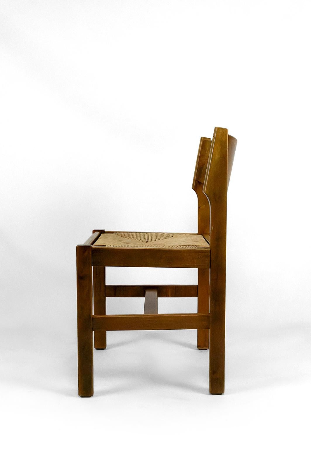 Ensemble de 6 chaises brutalistes en orme avec assise en paillis, Maison Regain, Circa 1960 en vente 2