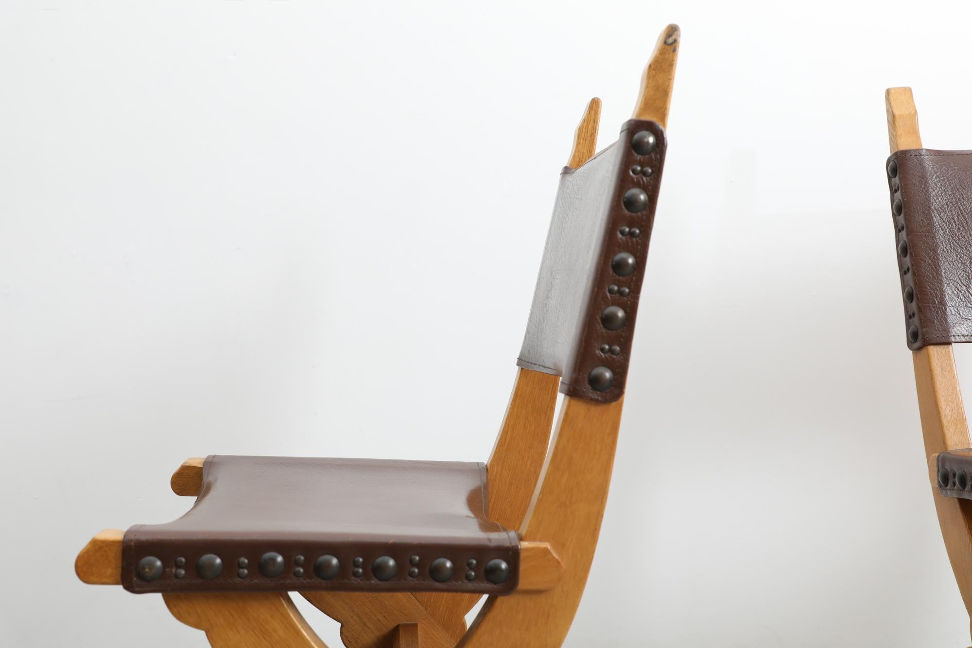 Satz von 6 brutalistischen Esszimmerstühlen aus massiver Eiche und schokoladenbraunem Leder von Bram Sprij im Angebot 2