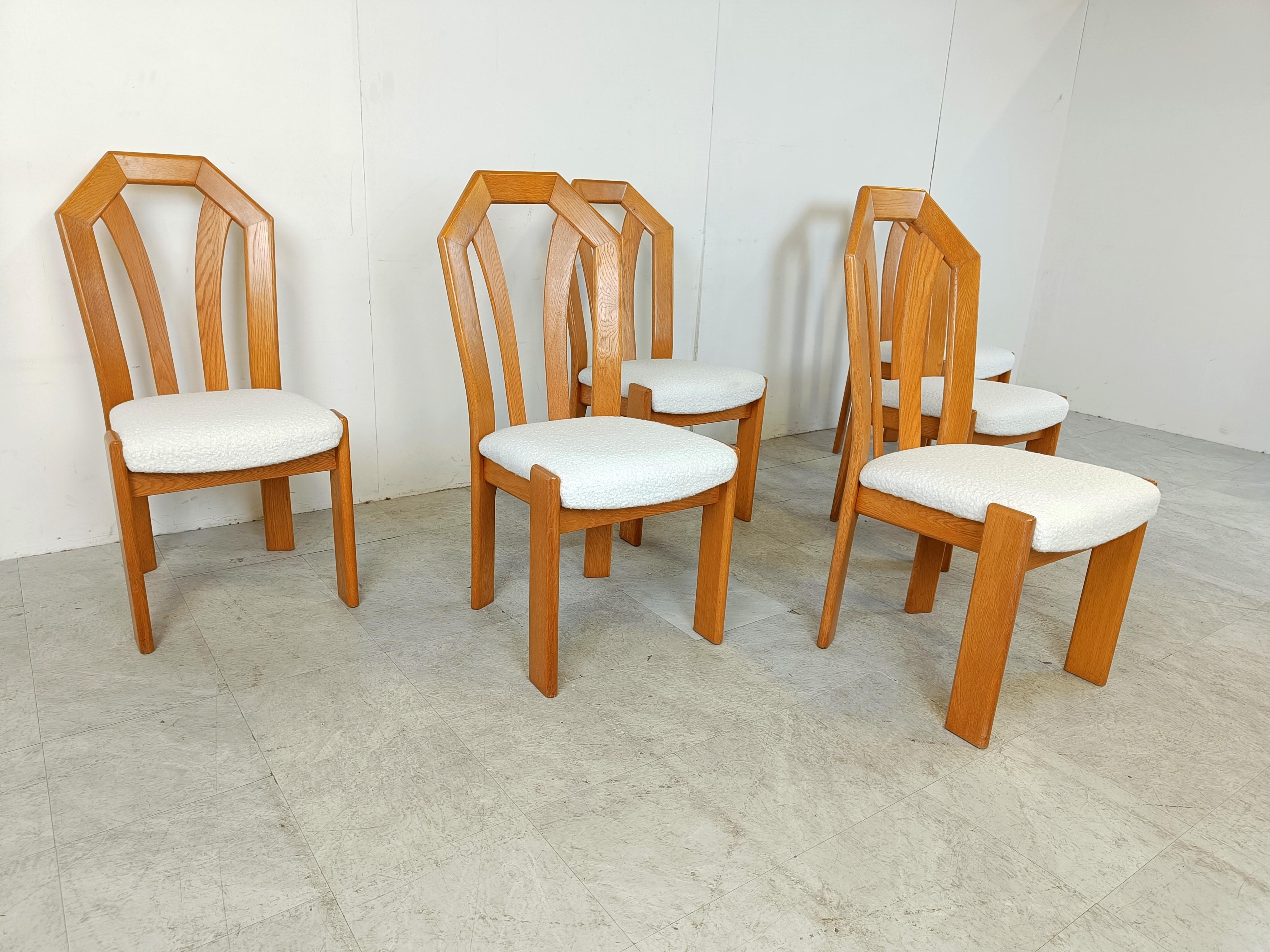 Set of 6 brutalist oak dining chairs, 1970s In Good Condition For Sale In HEVERLEE, BE