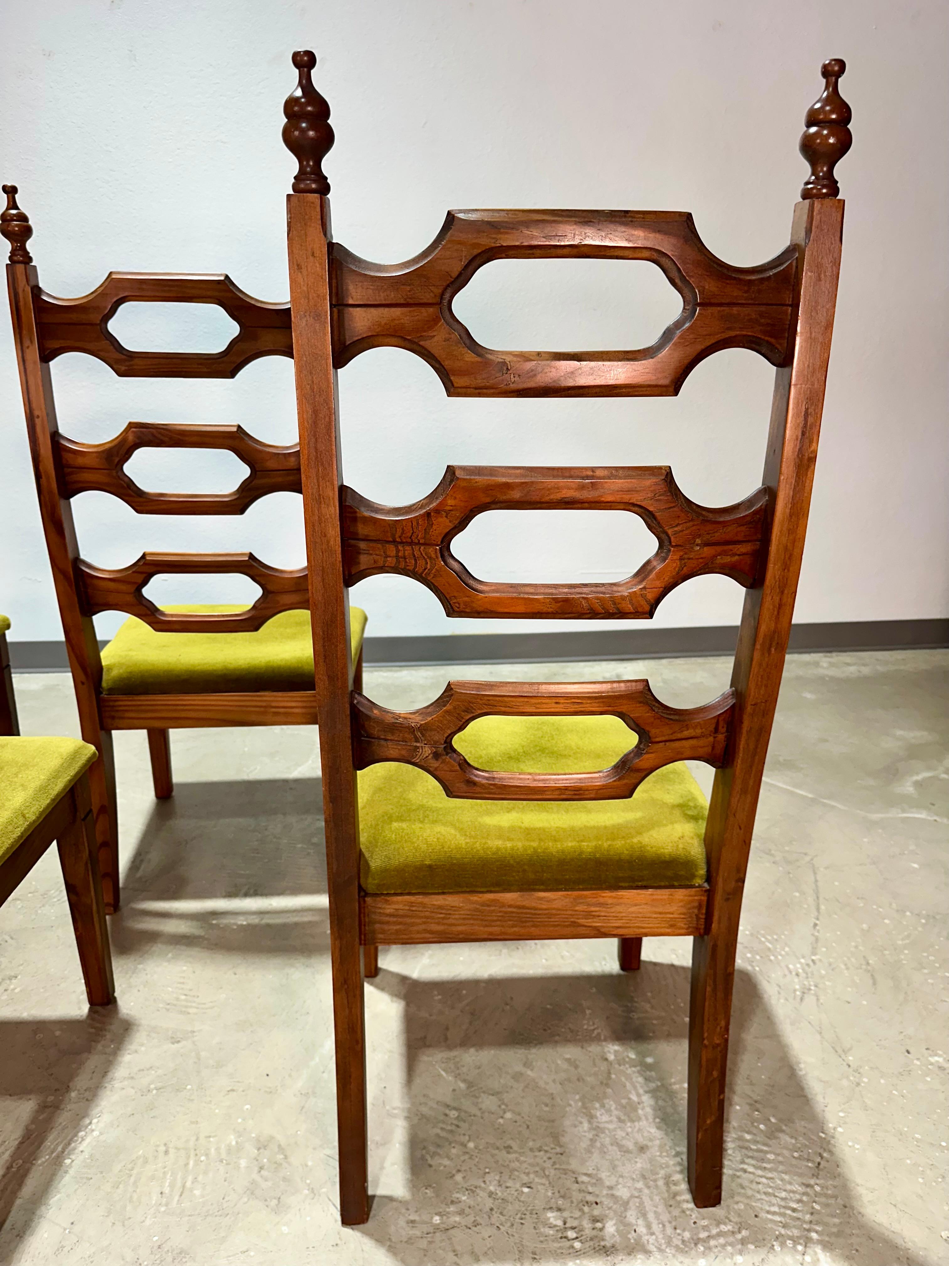 Ensemble de 6 chaises de salle à manger en pin brutalistes sculptées par Aquarius Afrique du Sud en vente 1