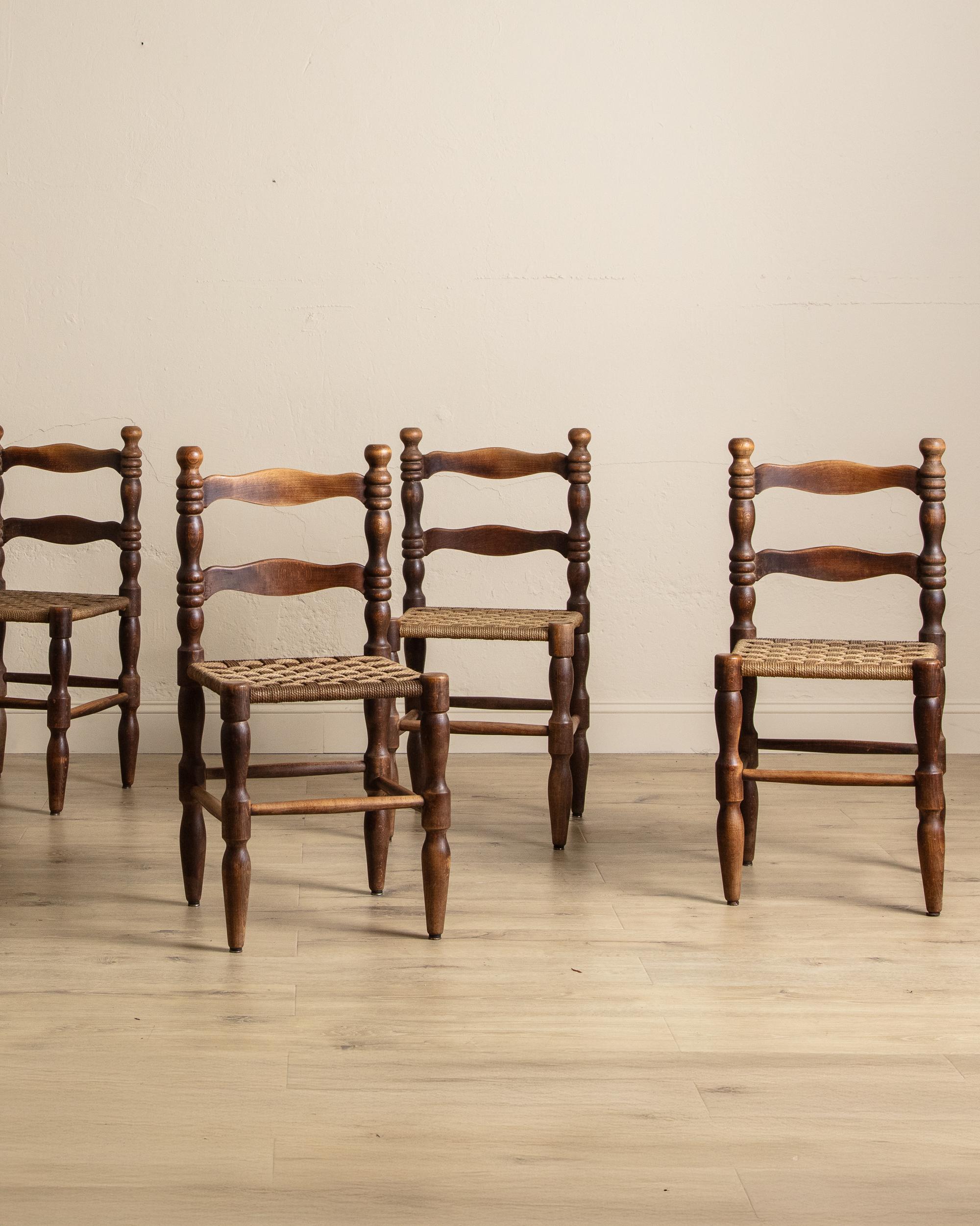 Satz von 6 Brutalist Wood Dining Chairs Manner of Charles Dudouyt, Frankreich, 1940er Jahre (Brutalismus) im Angebot