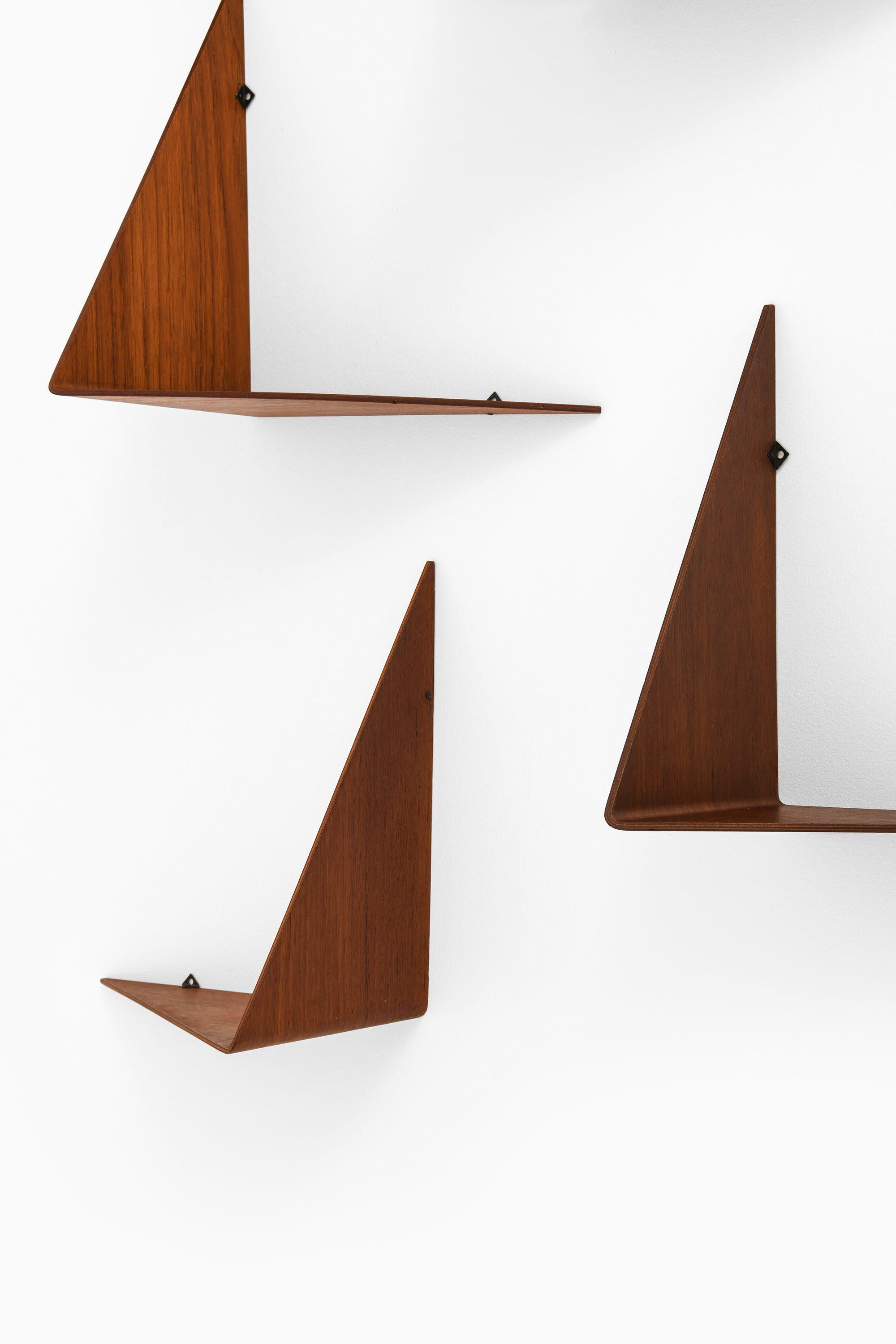 Danish Set of 6 Butterfly Shelves in Teak by Poul Cadovius, 1950's For Sale