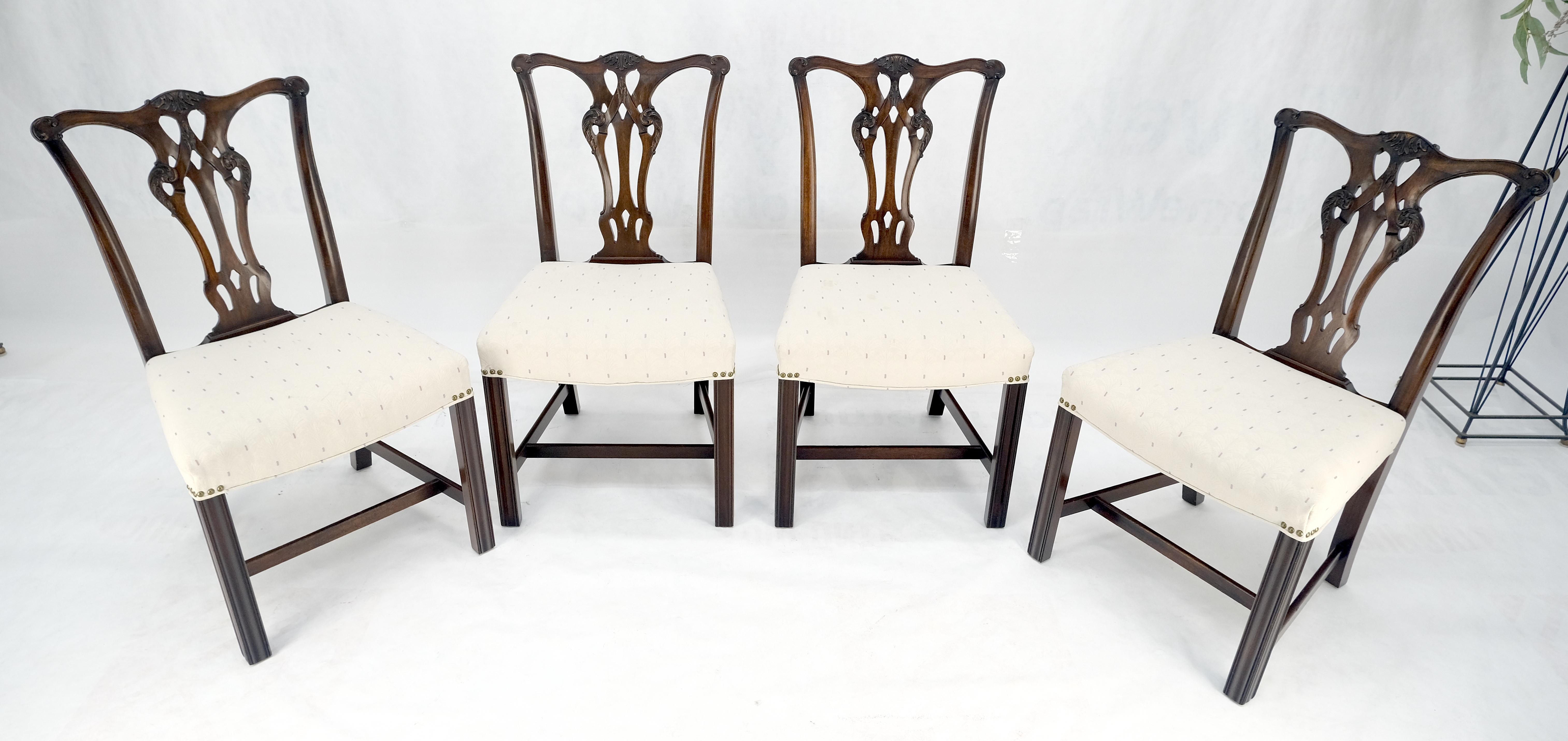 Set di 6 sedie in stile Chippendale in mogano finemente intagliato degli anni '40 c.a. Pulite! in vendita 4