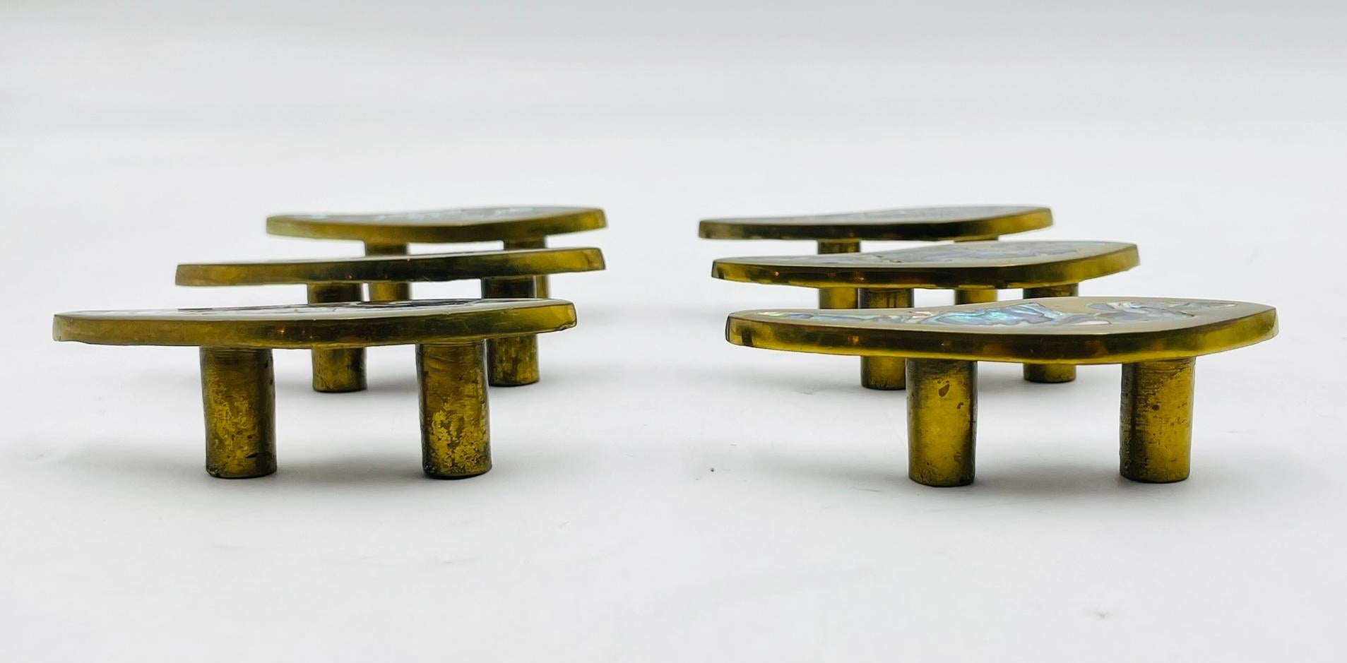 Set of 6 Cabinet Pulls in Brass & Abalone Shell Inlay by Peñoles, Mexico 1950s For Sale 1