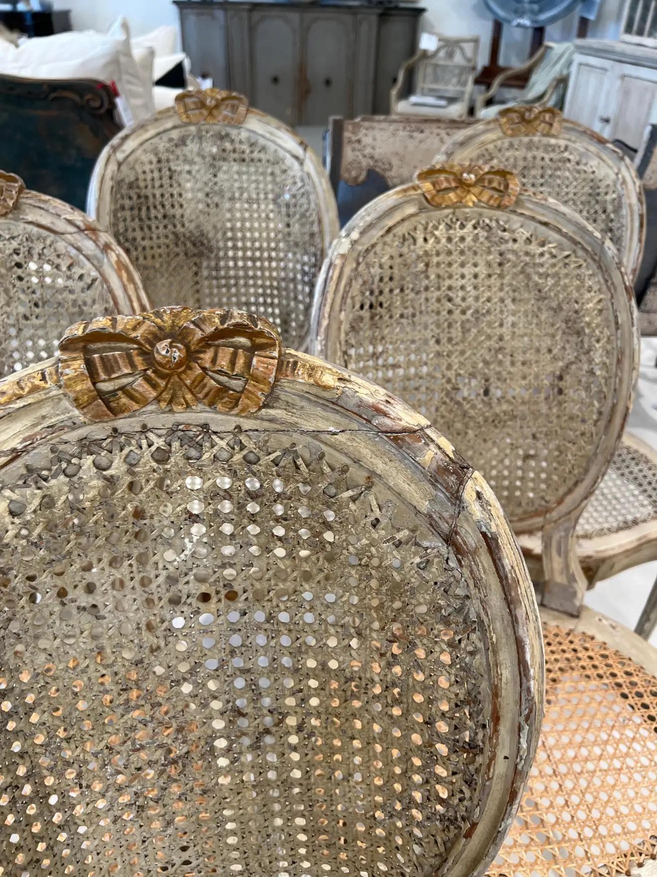 Ensemble de 6 chaises cannées, style Louis XVI, 18ème siècle  État moyen - En vente à New Orleans, LA
