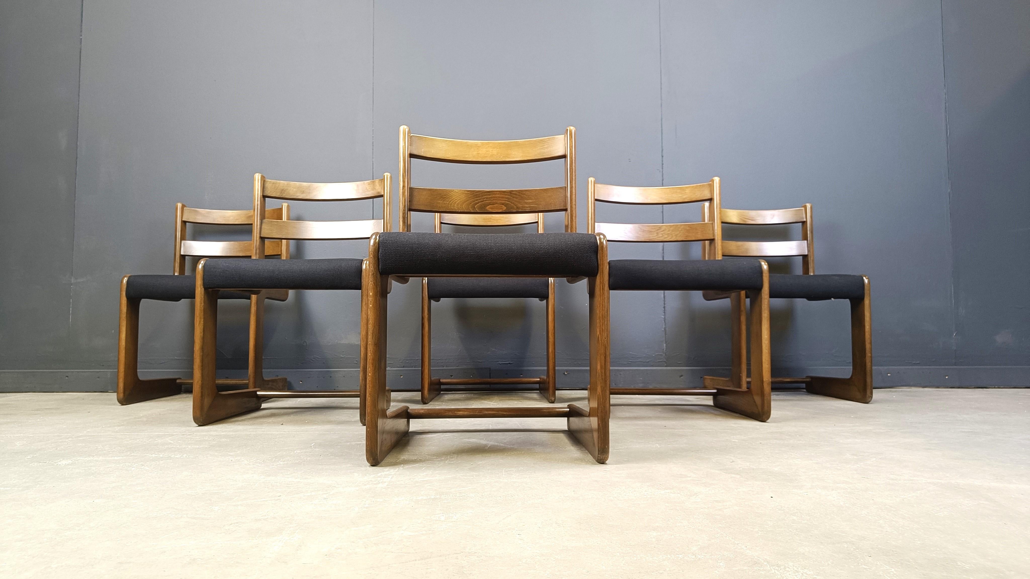 Set di 6 sedie da pranzo cantilever di Casala, anni '70 In condizioni buone in vendita a Leuven, Vlaams Gewest