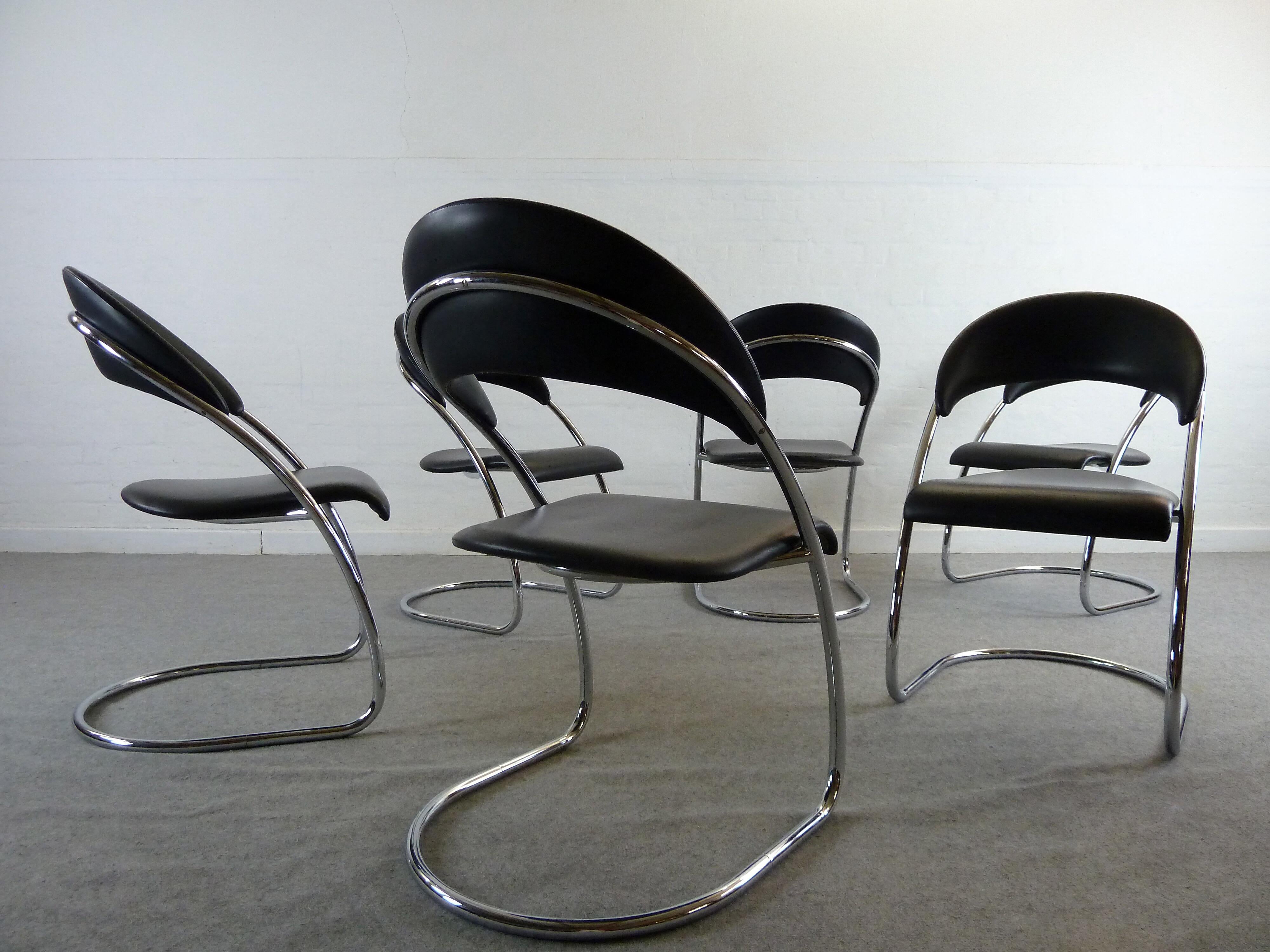 Set of 6 Cantilevered Chairs Thonet Bauhaus Model ST14 Hans Luckhardt For Sale 5