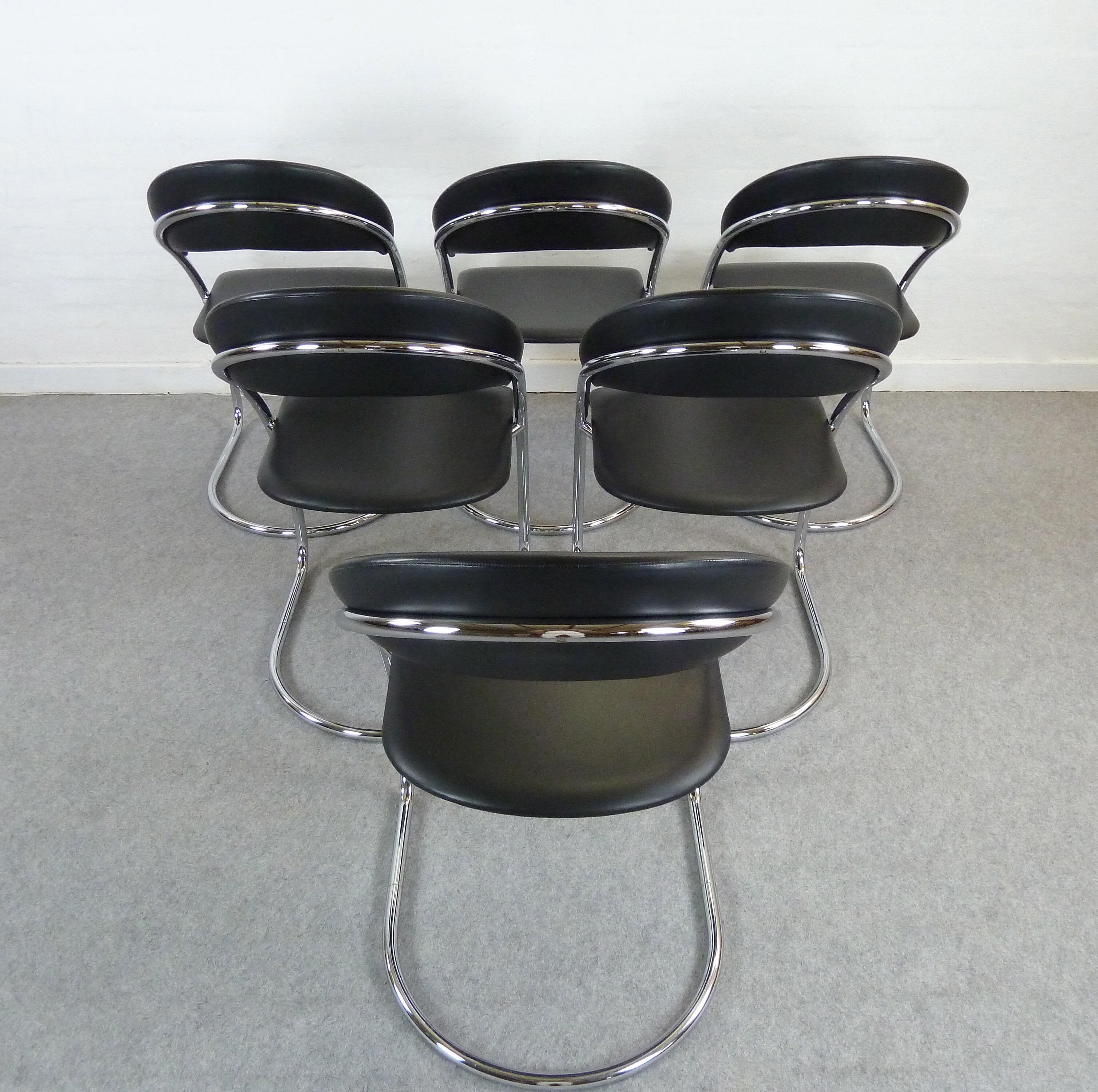 Blackened Set of 6 Cantilevered Chairs Thonet Bauhaus Model ST14 Hans Luckhardt For Sale