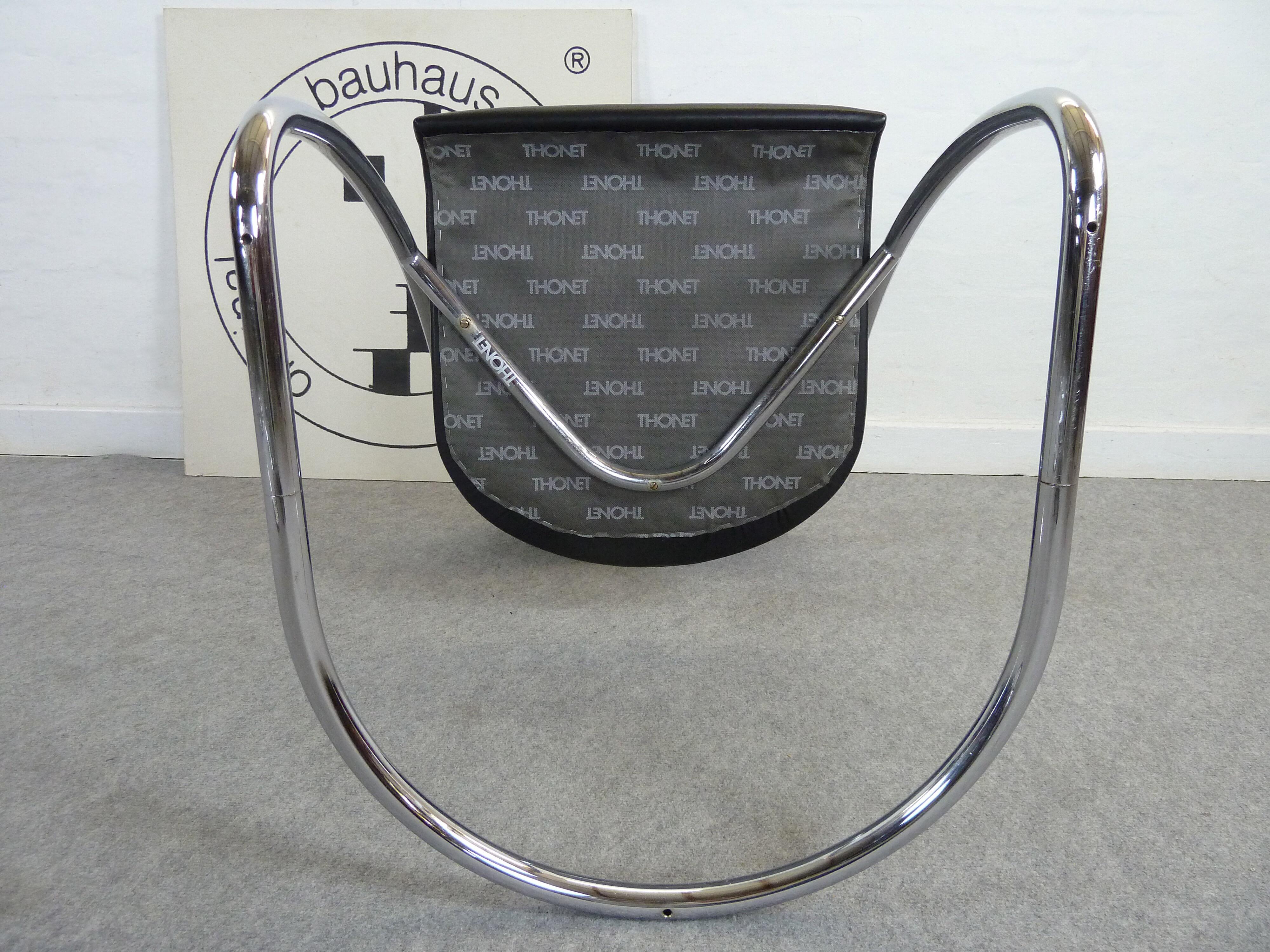 Set of 6 Cantilevered Chairs Thonet Bauhaus Model ST14 Hans Luckhardt For Sale 1