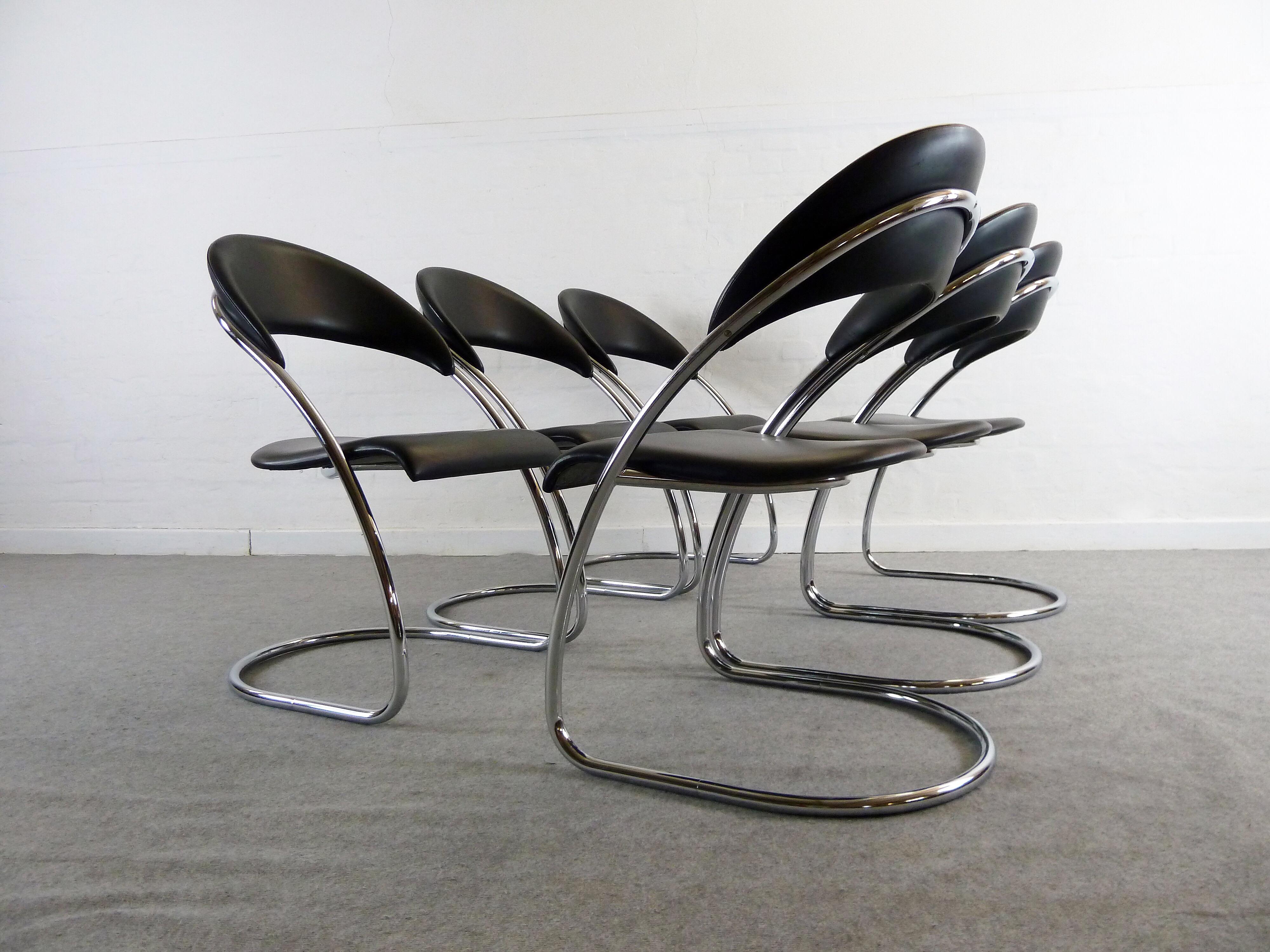 Set of 6 Cantilevered Chairs Thonet Bauhaus Model ST14 Hans Luckhardt For Sale 2