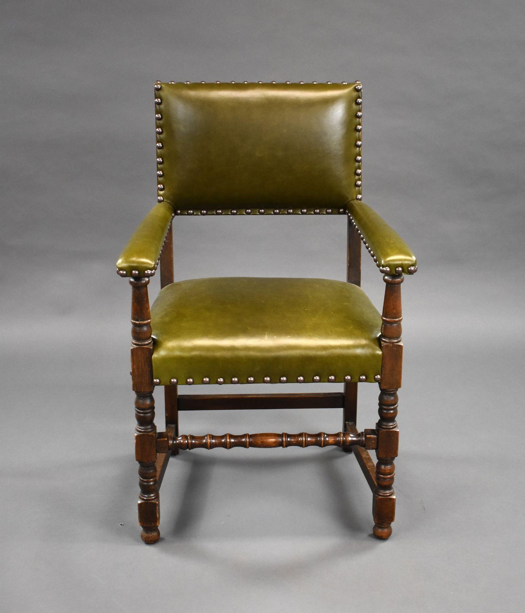 Set of 6 Carolean Style Oak Dining Chairs In Good Condition In Chelmsford, Essex