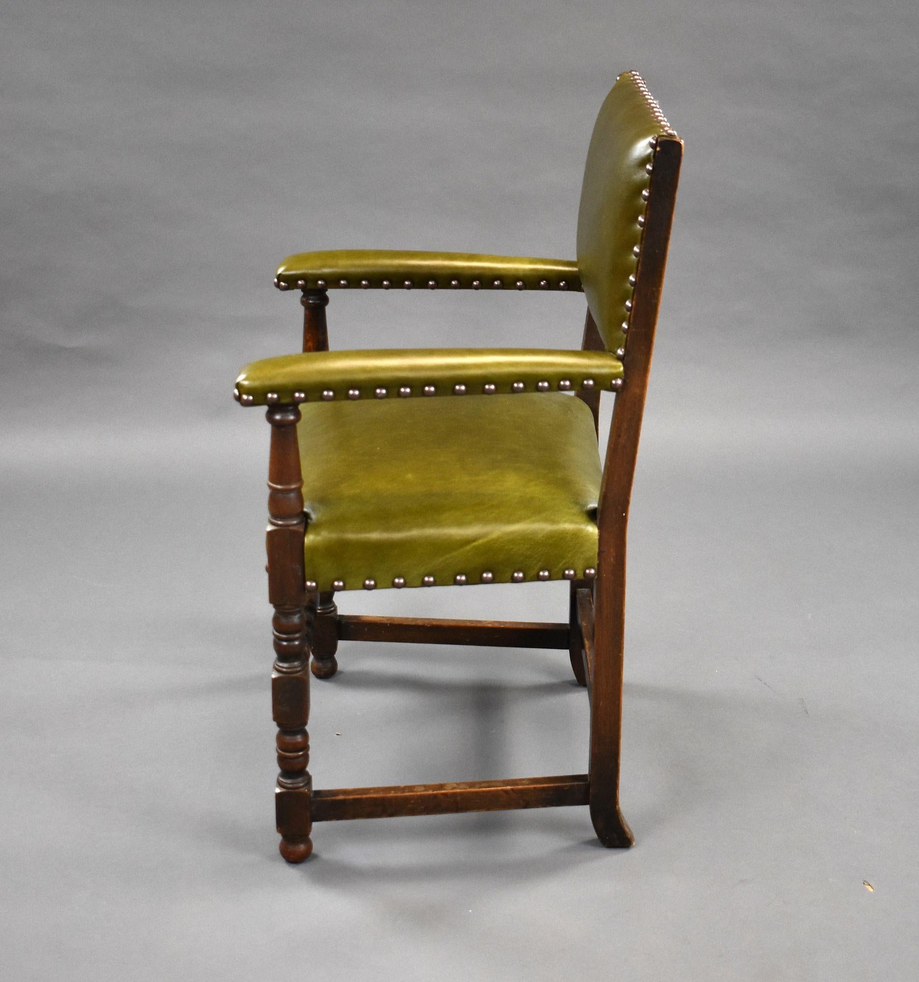 Set of 6 Carolean Style Oak Dining Chairs 2