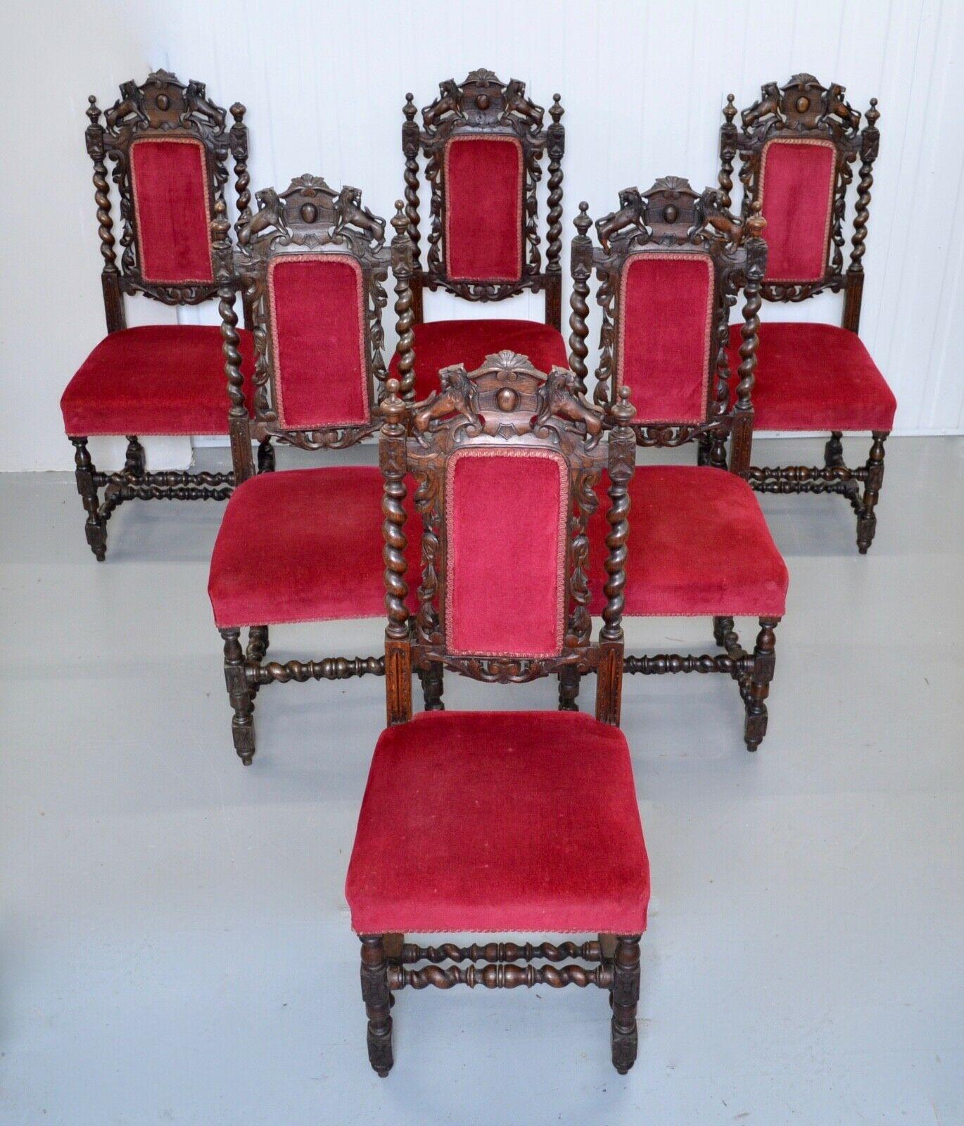 SET OF 6 CARVED CHAIRS WiTH LIONS ON THE BACK ARMORIAL CREST/ COAT OF ARMS In Good Condition In West Sussex, Pulborough