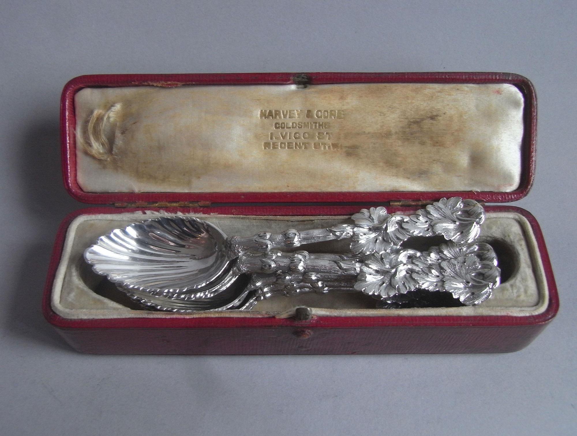 Silver Set of 6 Cased Naturalistic Teaspoon by William Theobalds, 1839/40 For Sale